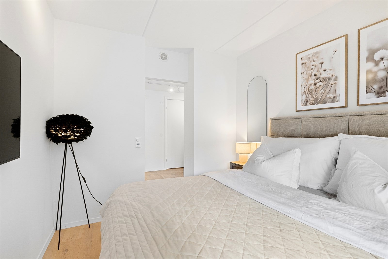 Det er adkomst fra gangen. Galleribilde