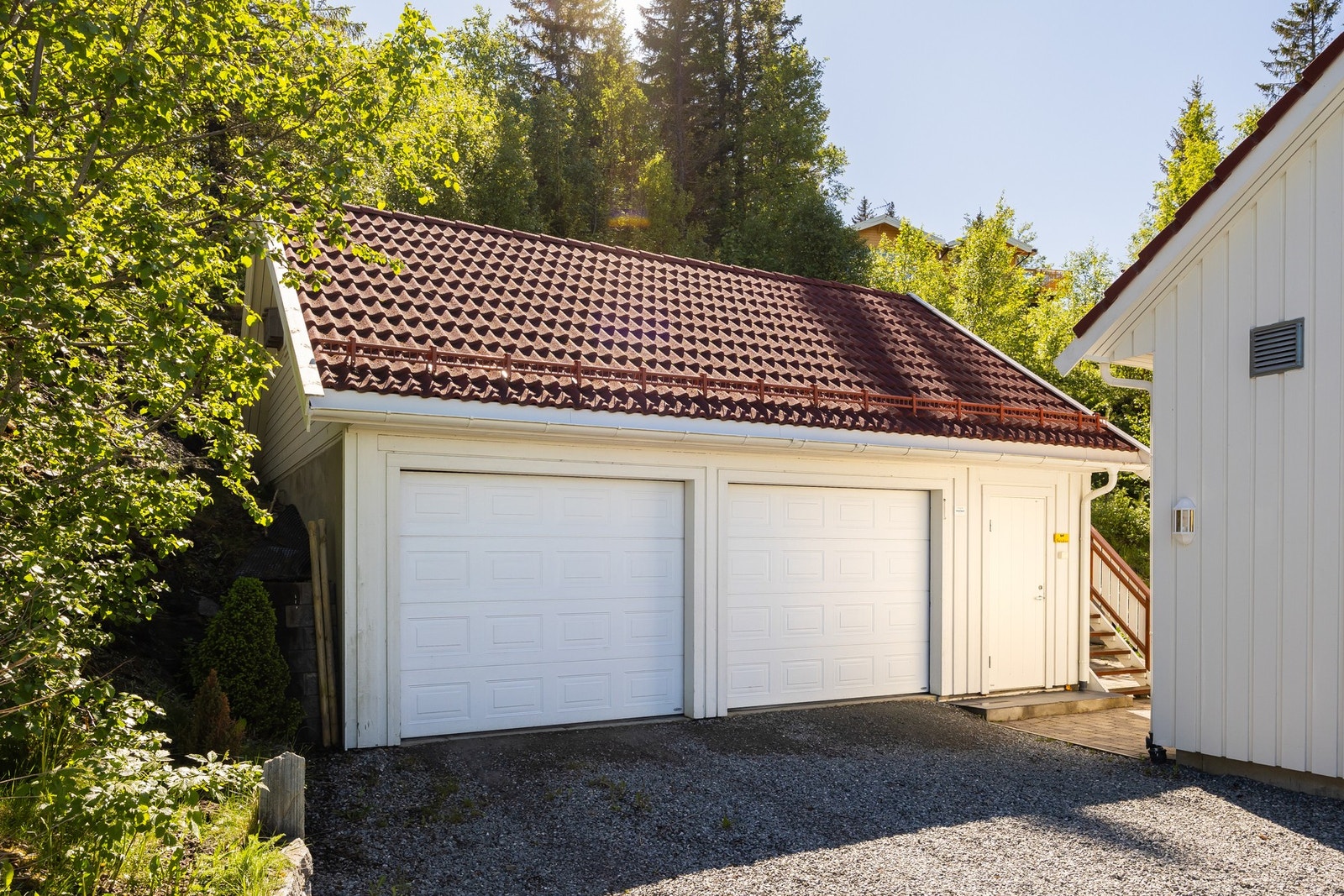 Dobbelgarsjen er fra 2014. Loftet har tilgang fra utvendig trapp til høyre. Galleribilde
