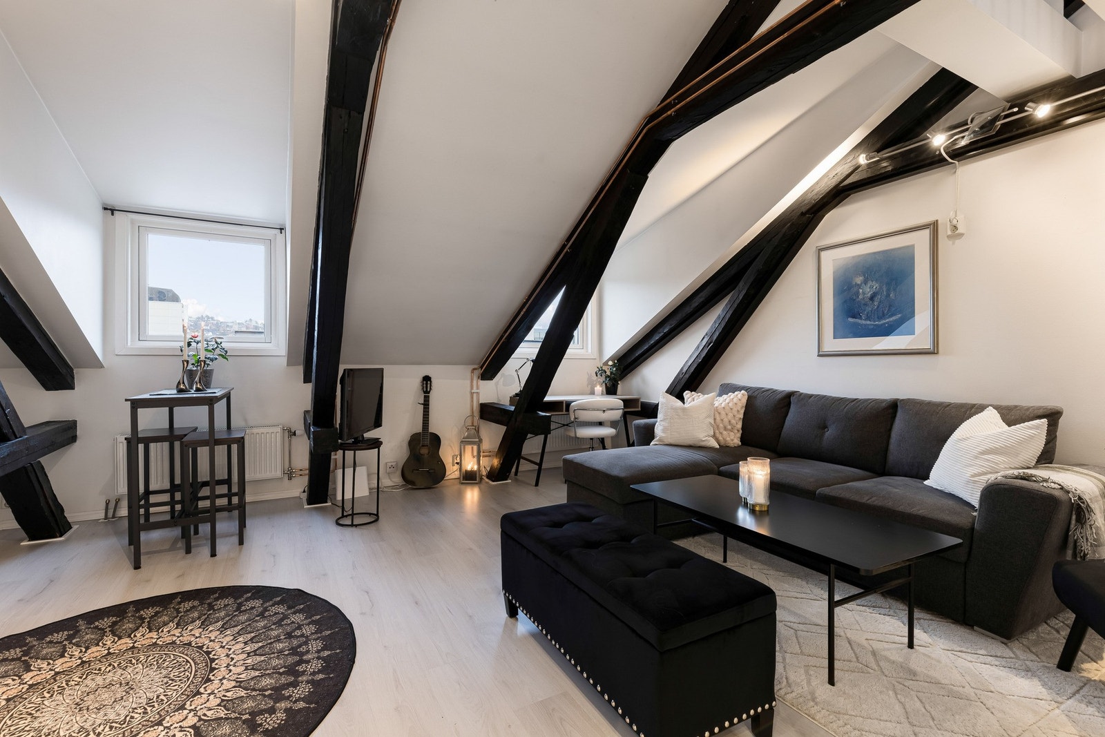 Leiligheten har en stilfull og moderne innredning. Galleribilde