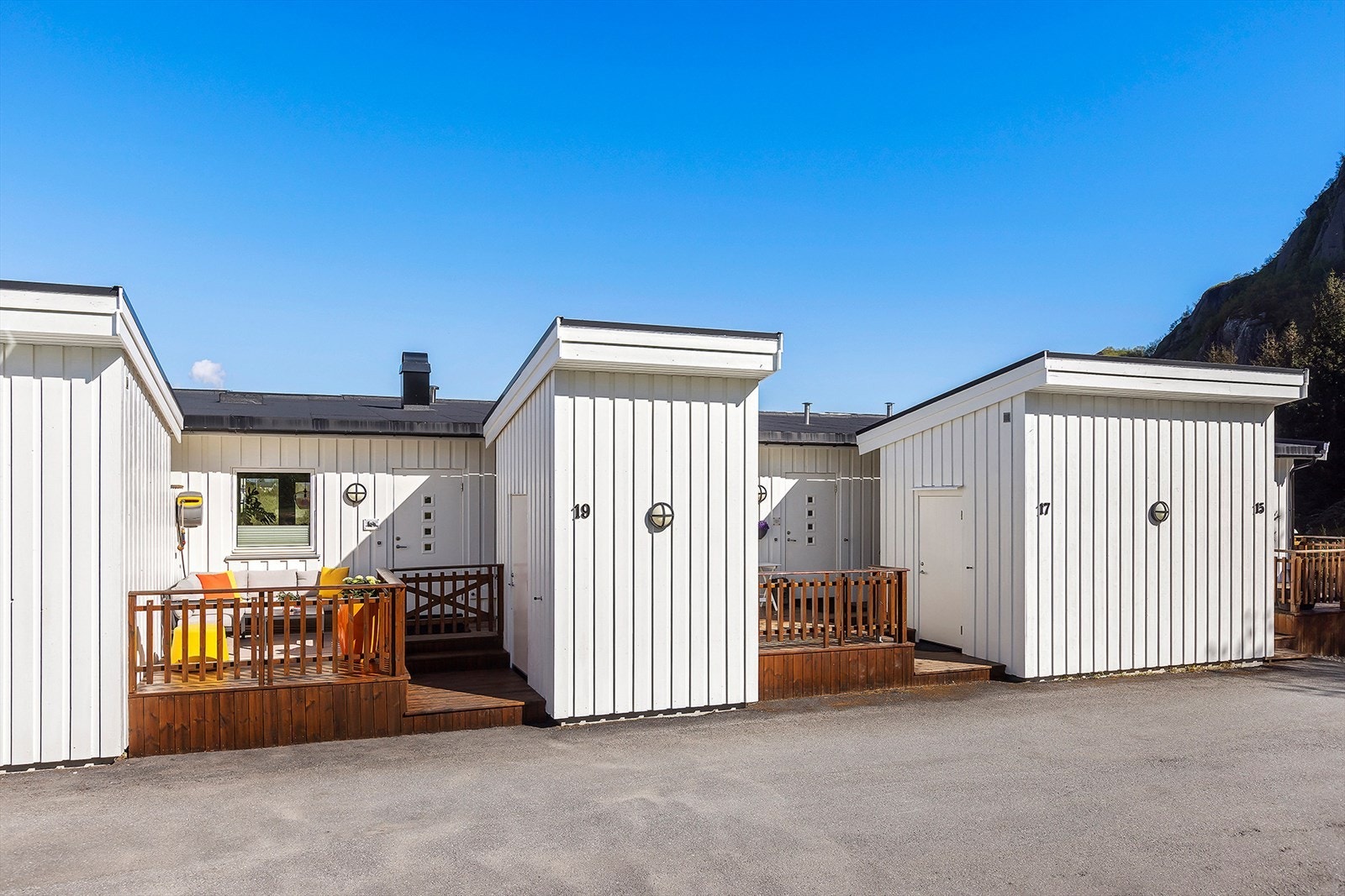 Inngangsparti med terrasse Galleribilde