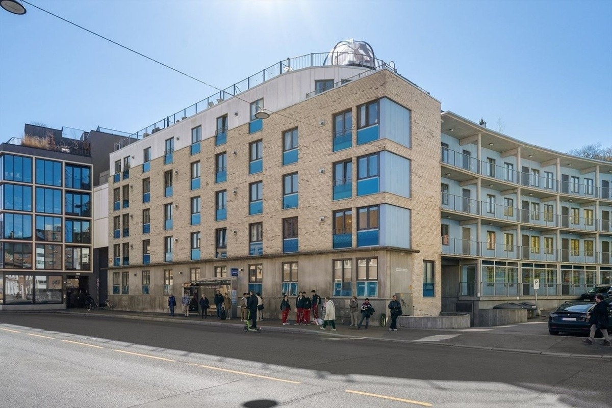 Fasade fra gaten Galleribilde