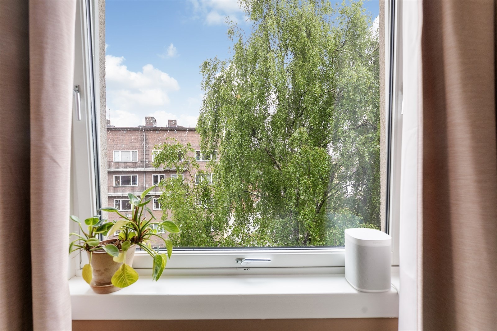 Nydelig utsikt fra soverommet. Galleribilde