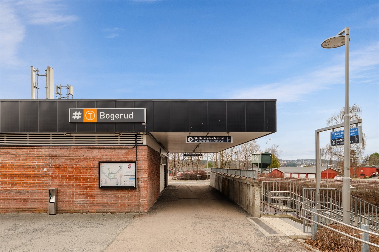 Fra leiligheten er det ca. ett minutts gange til Bogerud T-bane Galleribilde