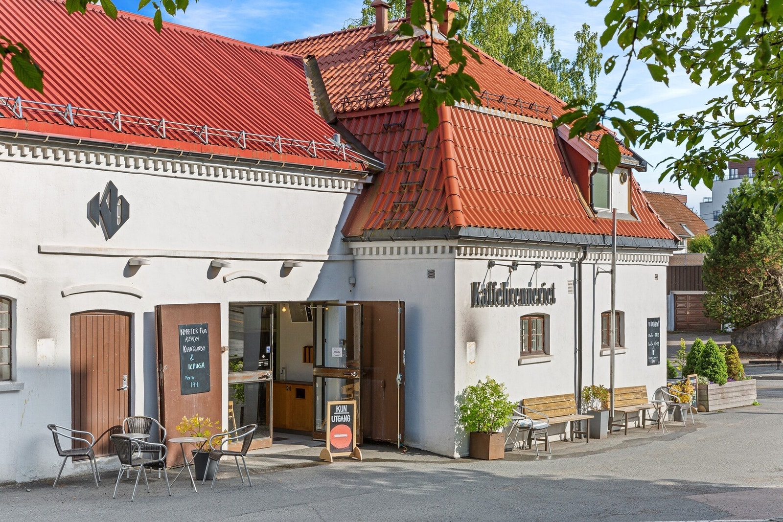 På Røa finner du også Kaffebrenneriet, et populært møtested for en god kopp kaffe og noe godt å spise. Galleribilde