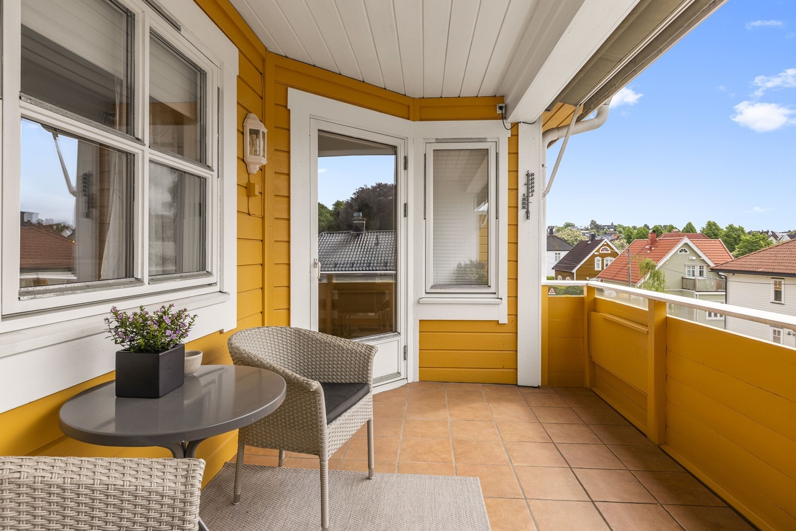 Fra stuen er det utgang til en romslig balkong på ca. 10 m². Galleribilde