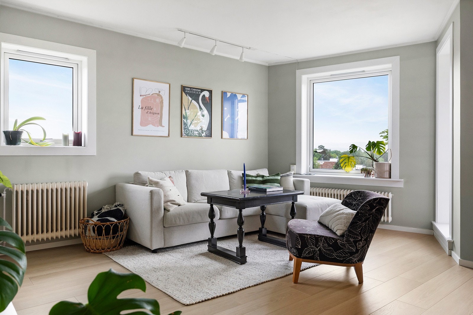 Lyse og lette farger rundt om Galleribilde
