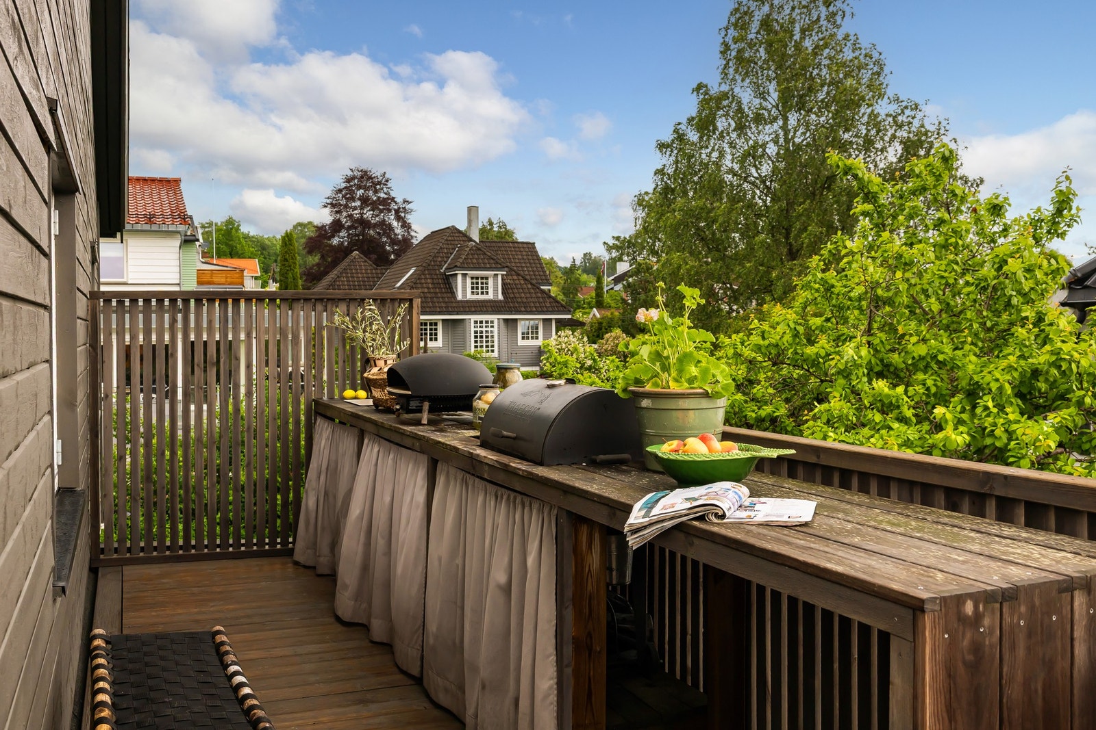 Her ligger alt til rette for lange sommerdager, hyggelige grillkvelder og avslappende stunder med familie og venner. Galleribilde