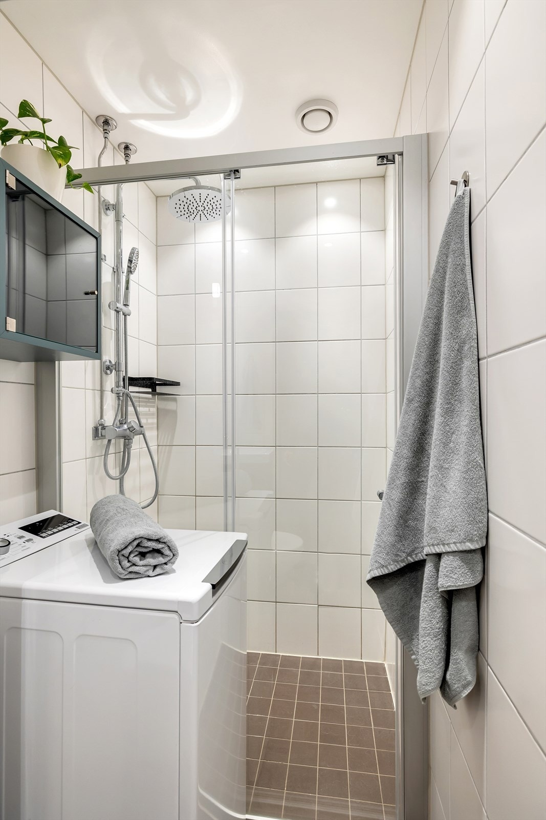 Det er opplegg og plass til vaskemaskin. Galleribilde