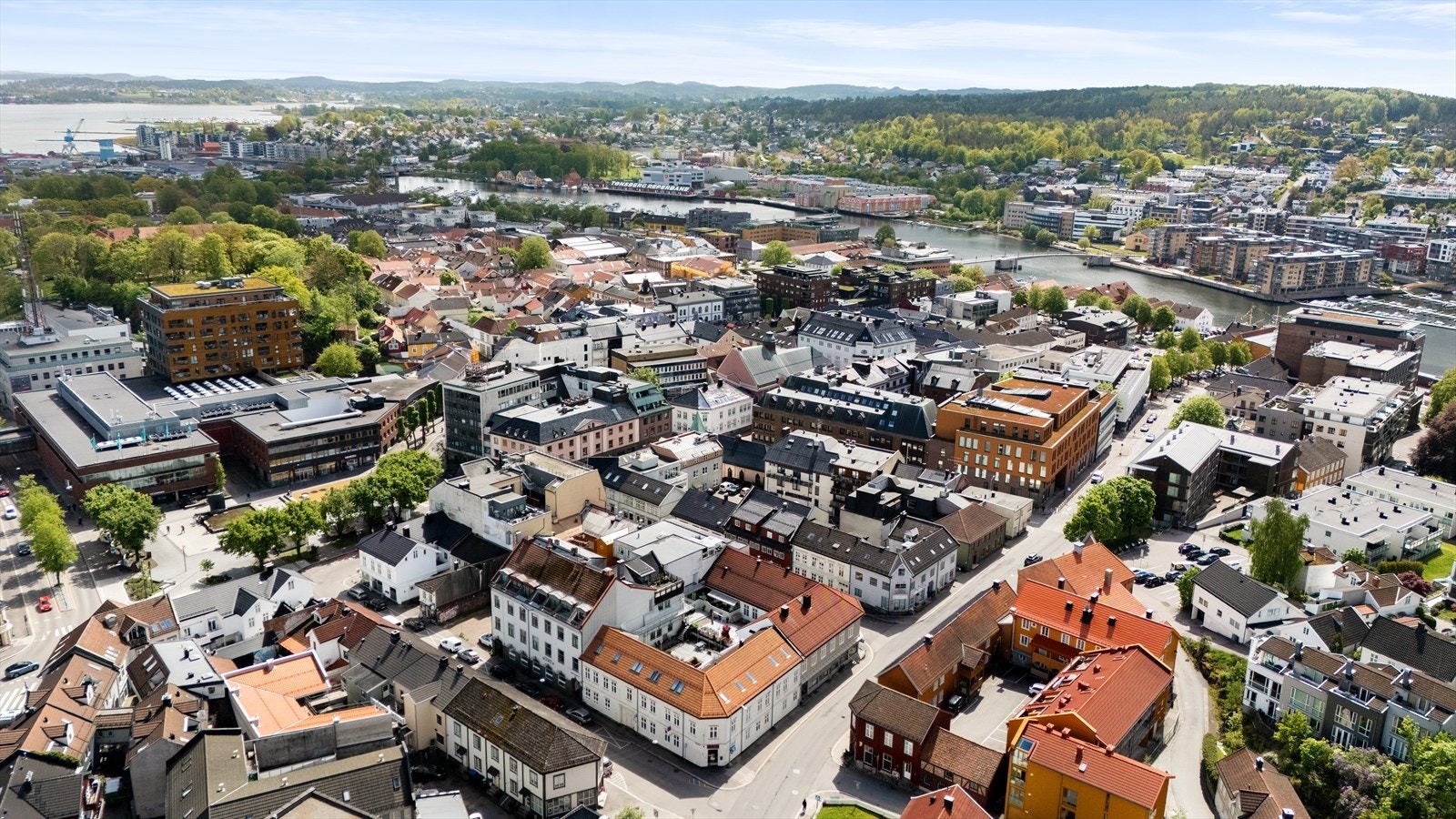 En sentral beliggenhet med enkel tilgang til byens fasiliteter, kollektivtransport og grøntområder. Galleribilde