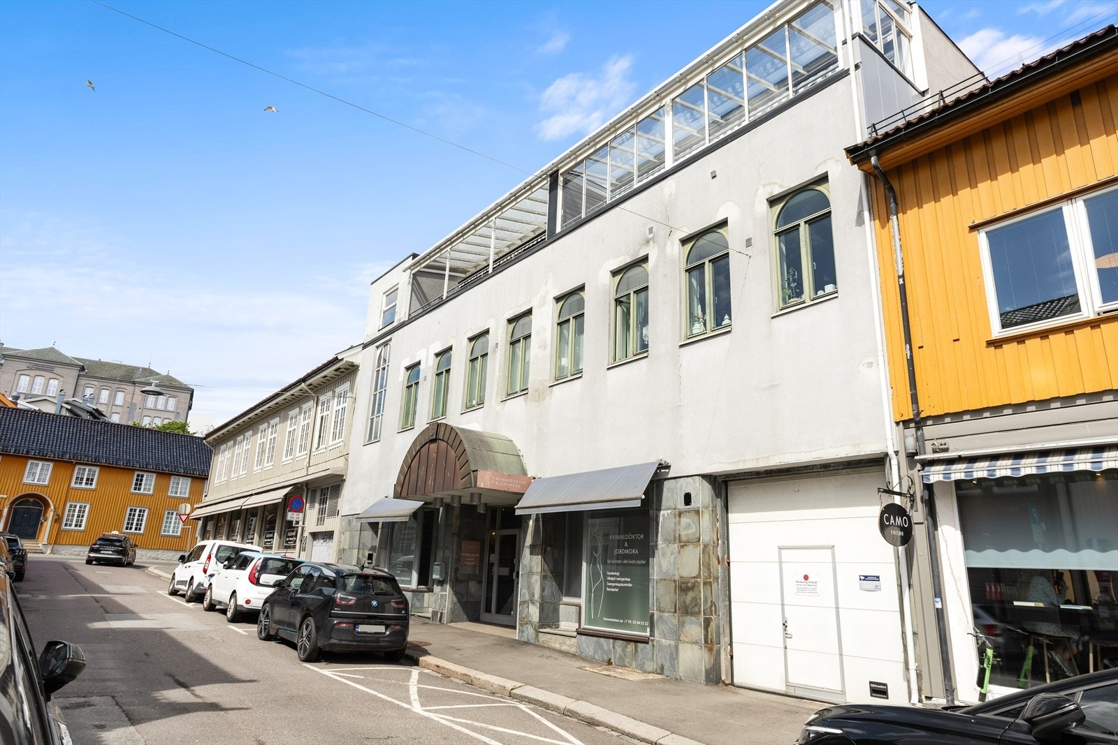 Sameiet består av 26 boligseksjoner og 7 næringsseksjoner. Galleribilde