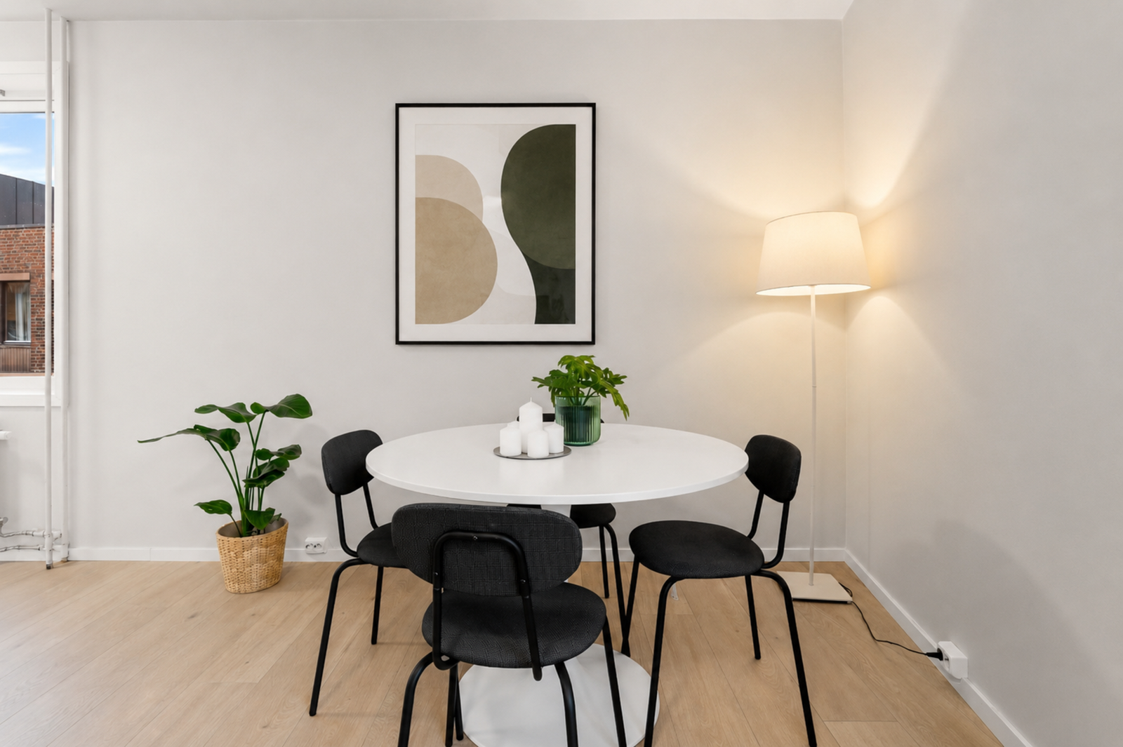 Leiligheten er pusset opp i 2022 og fremstår med god standard. Galleribilde