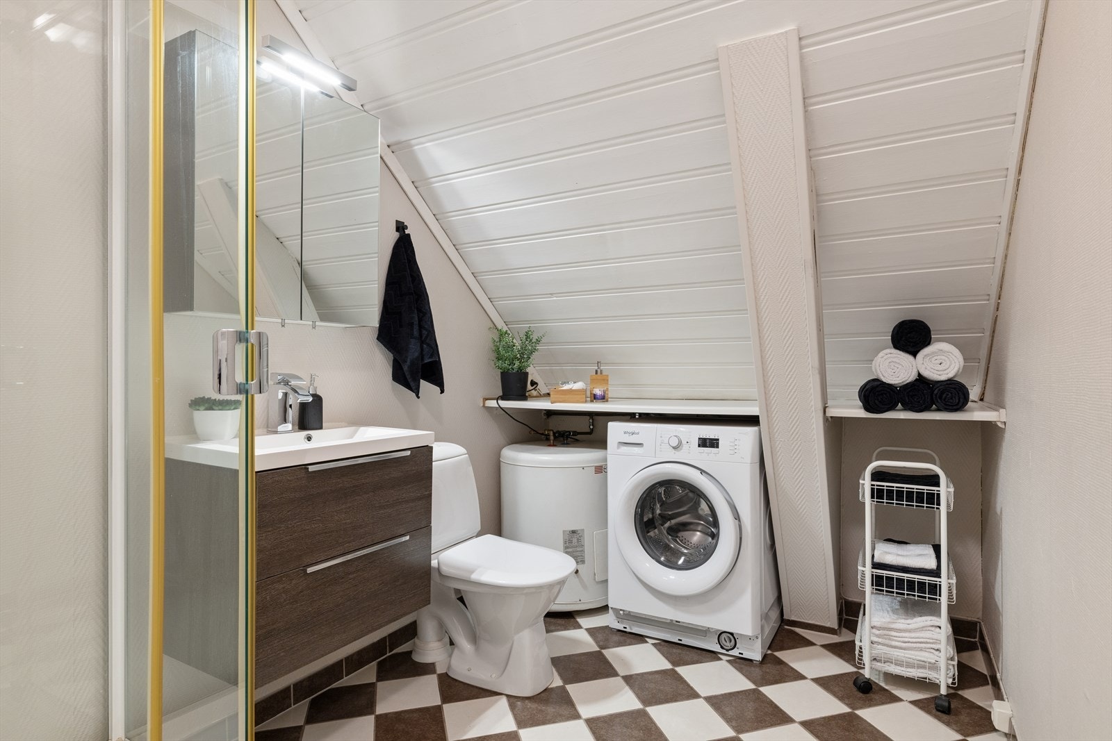 Badet ble oppgradert i 2007, det ble også lagt nye fliser i 2010. Galleribilde