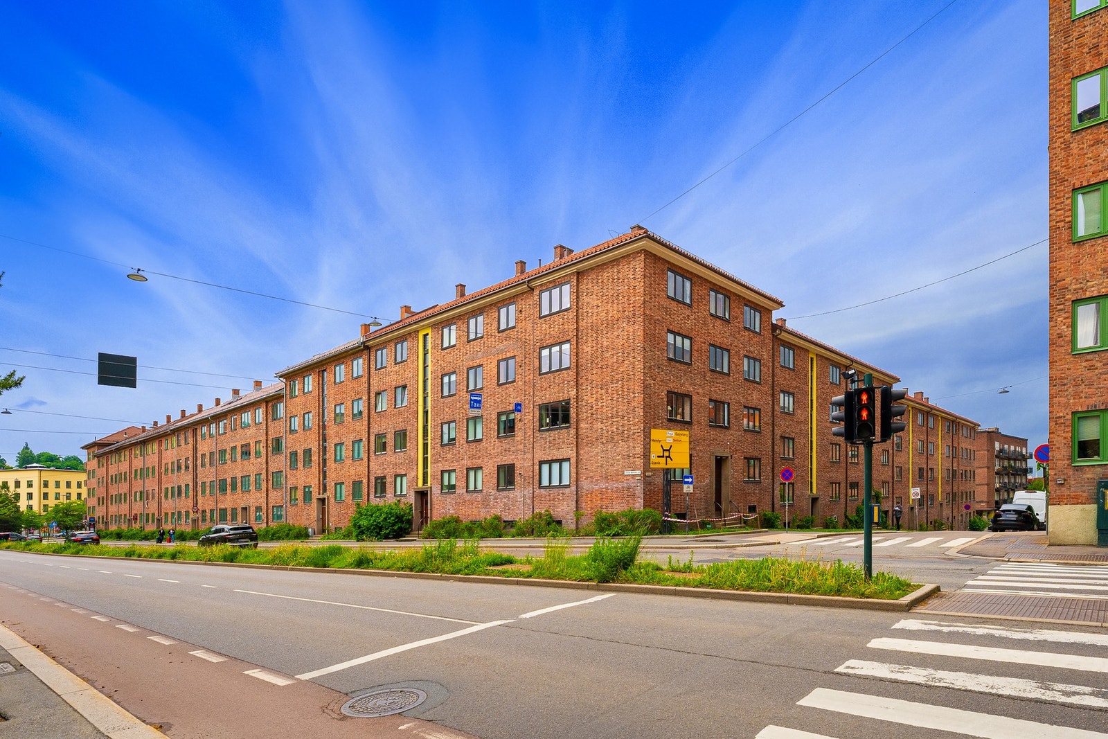 Svært sentral beliggenhet med kort vei til kollektivtransport, et bredt servicetilbud og gode rekreasjonsområder. Galleribilde