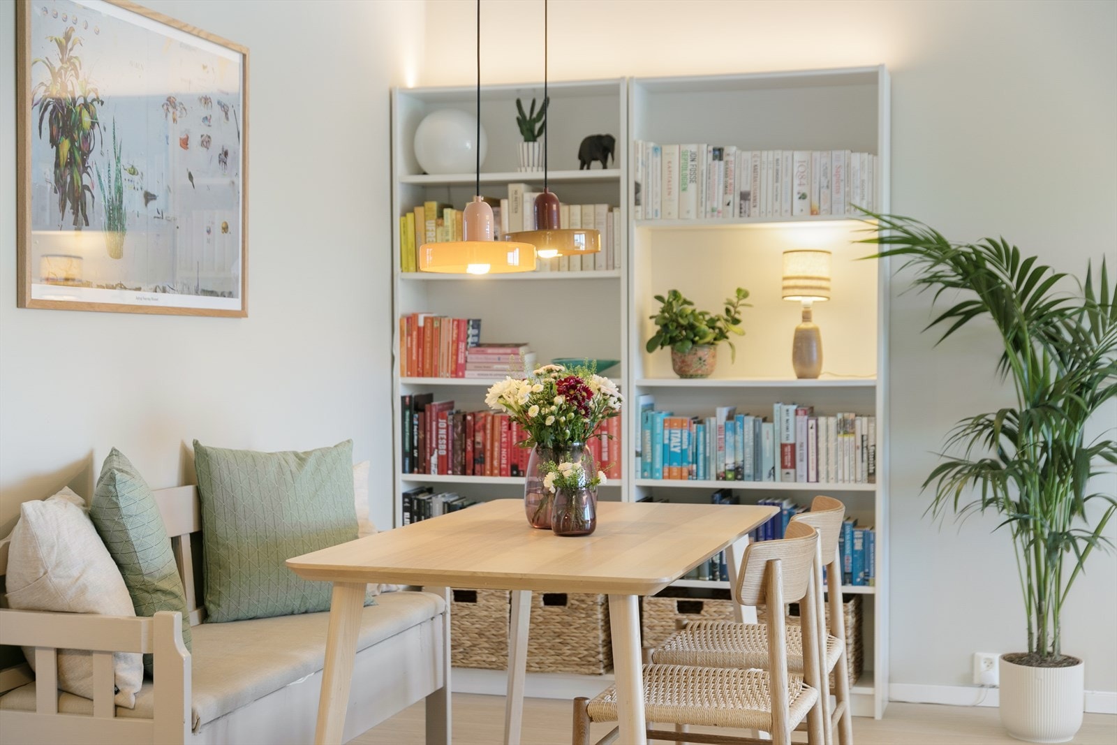 Med plass til stort spisebord er det hyggelig å samle familie og gode venner! Galleribilde