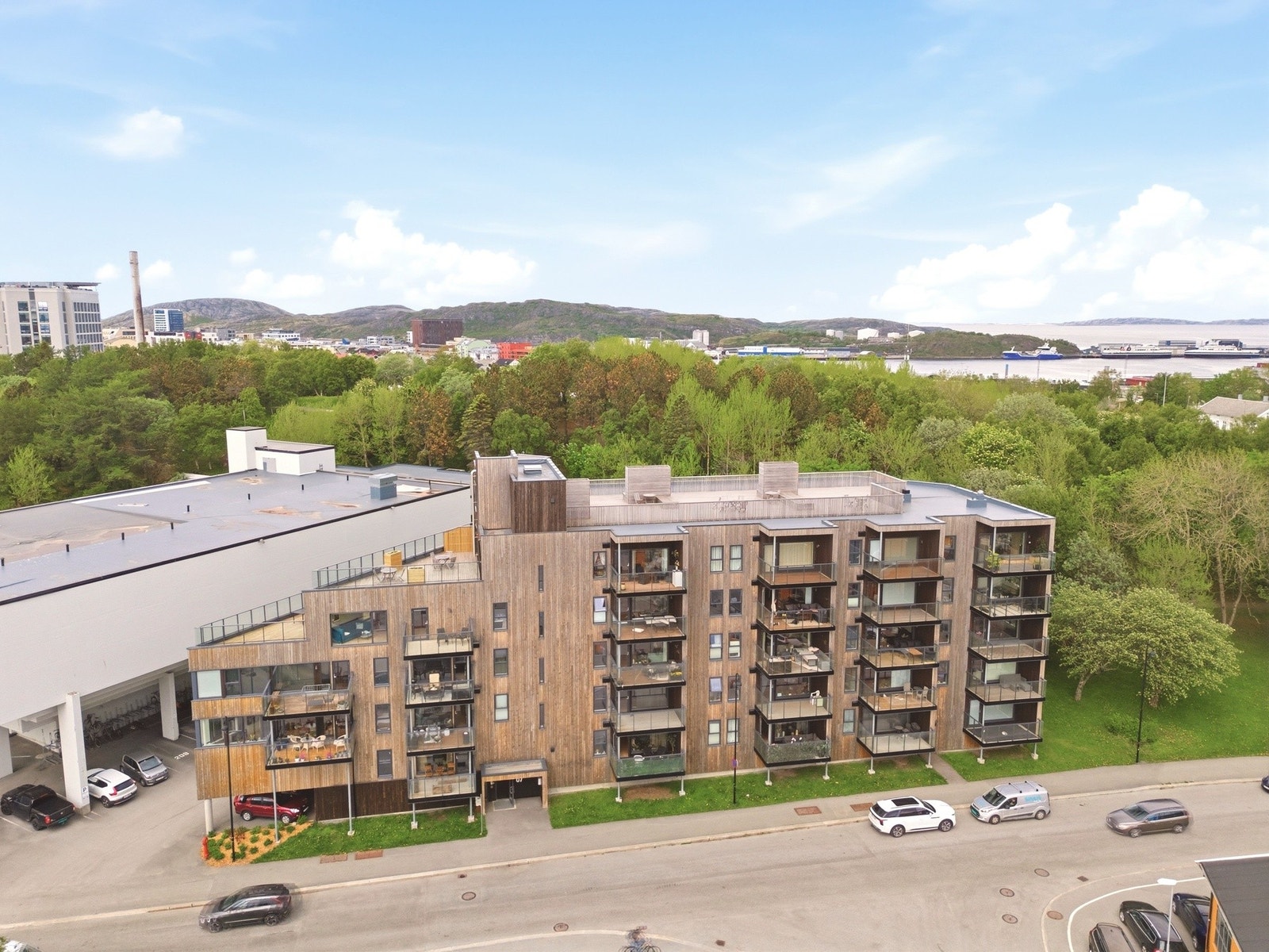 Velkommen på hyggelig visning! Ta kontakt med megler 907 44 481 for privatvisning. Galleribilde