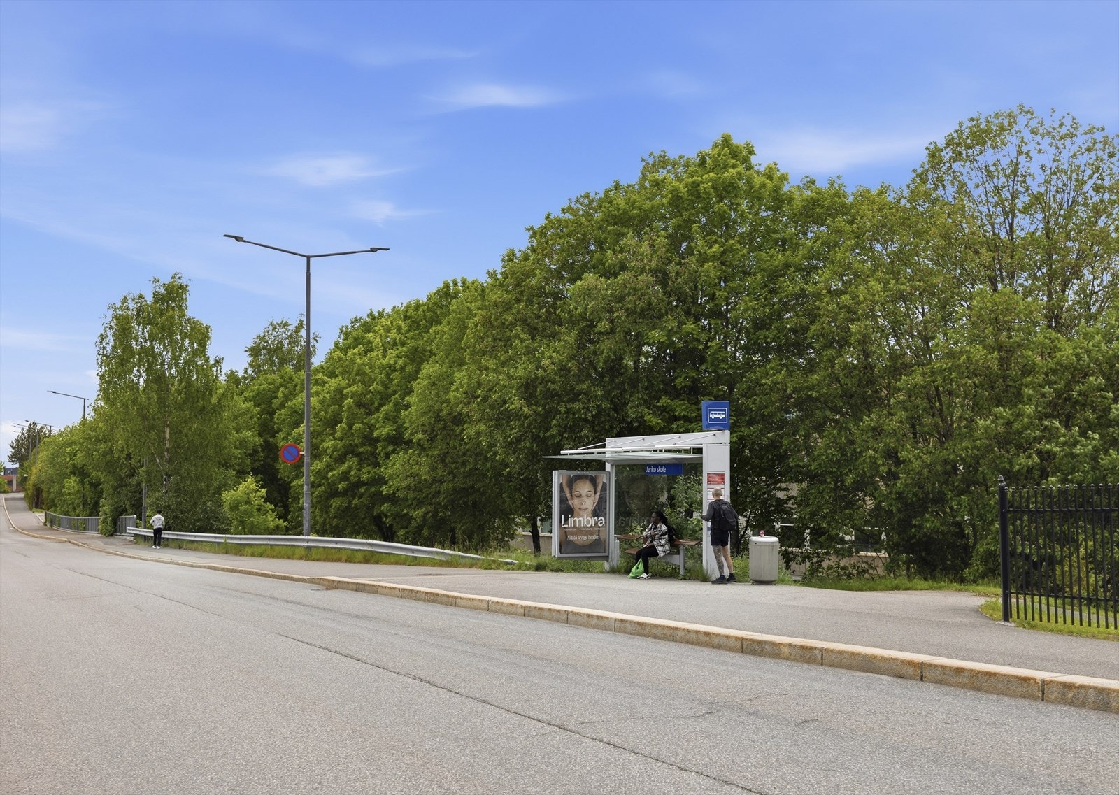 - Bussholdeplass i umiddelbar nærhet - Galleribilde