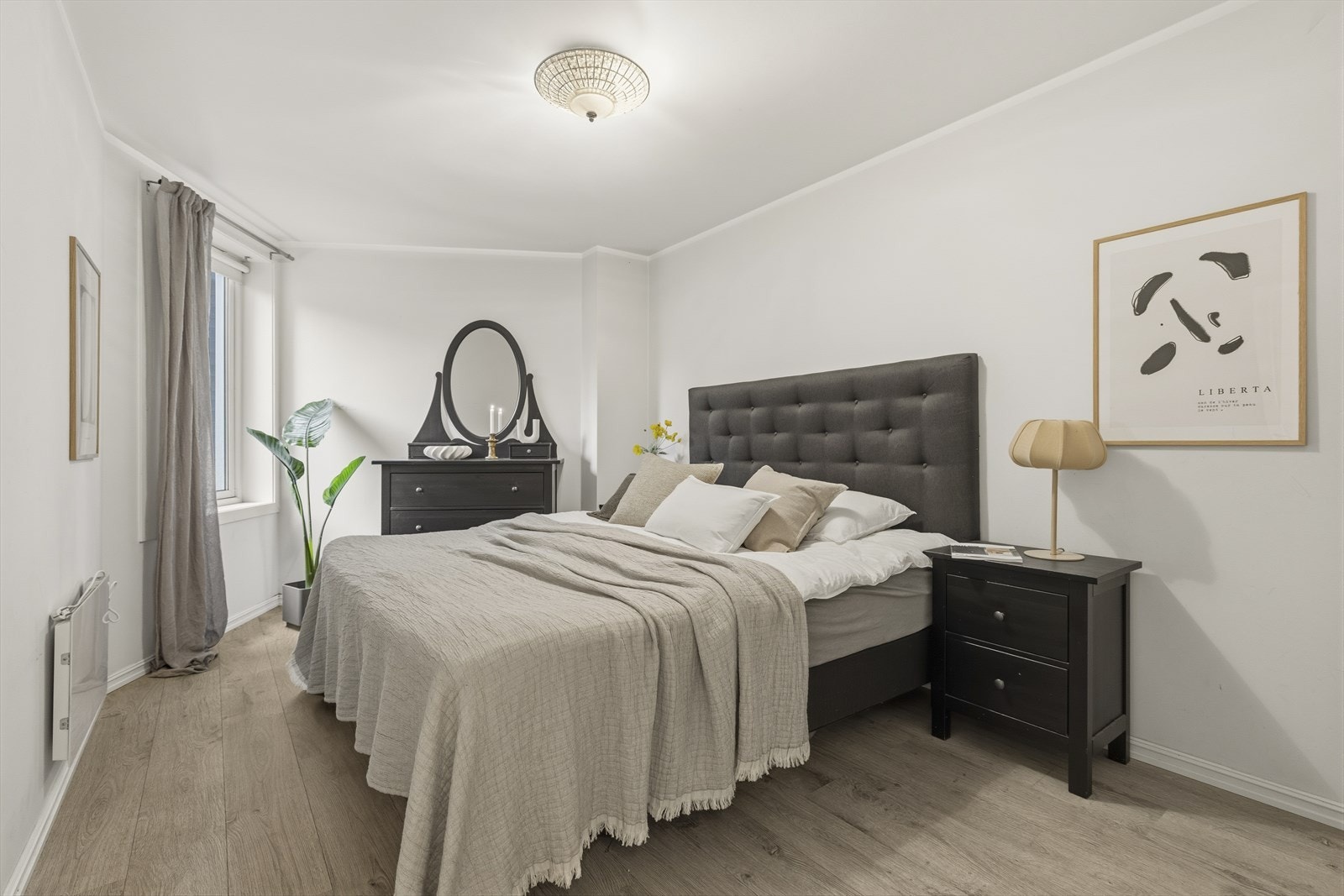 - Meget romslig hovedsoverom - Galleribilde
