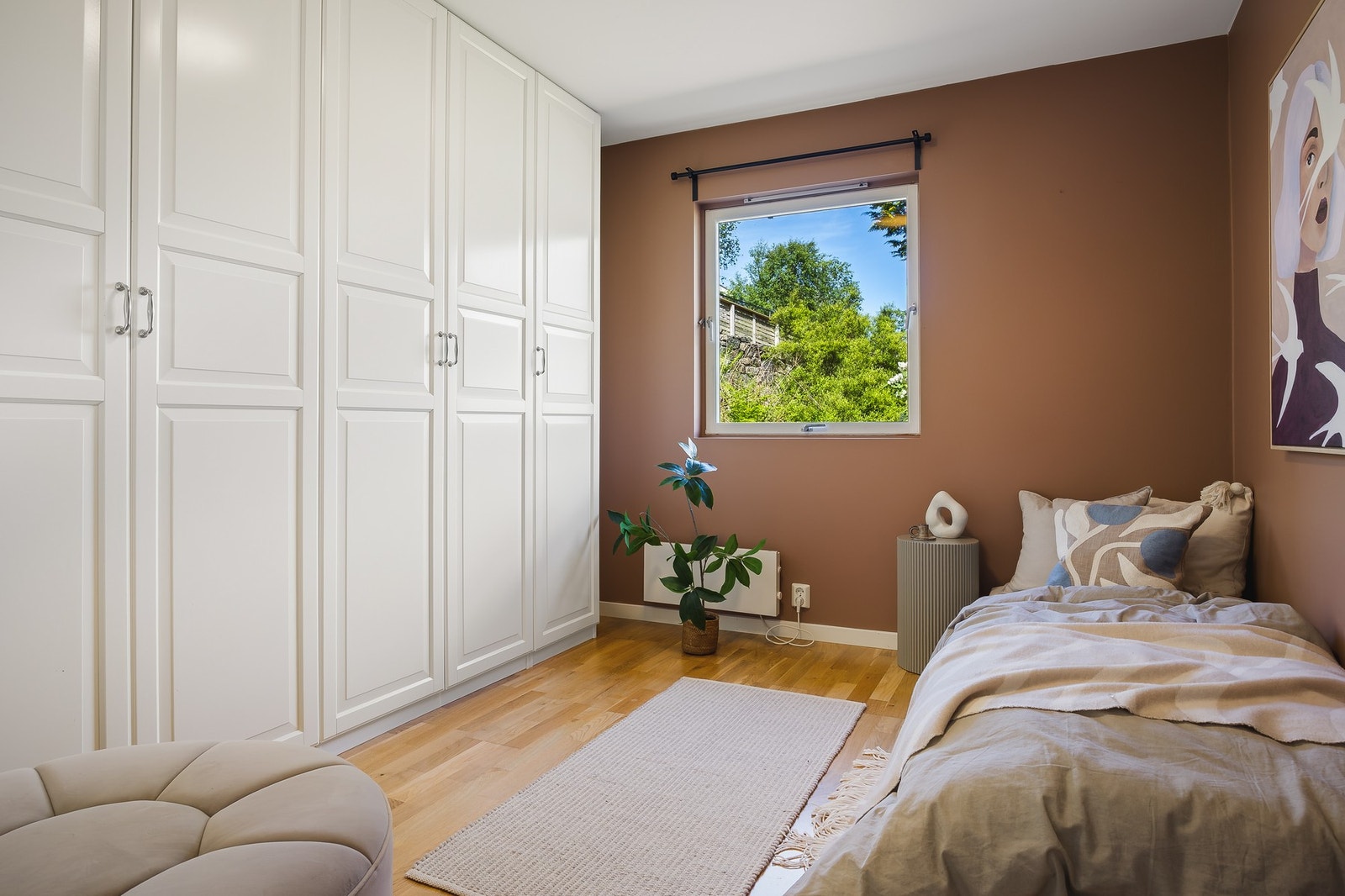 De andre soverommene i hovedetasjen måler 8,8 m² og 10,5 m² Galleribilde