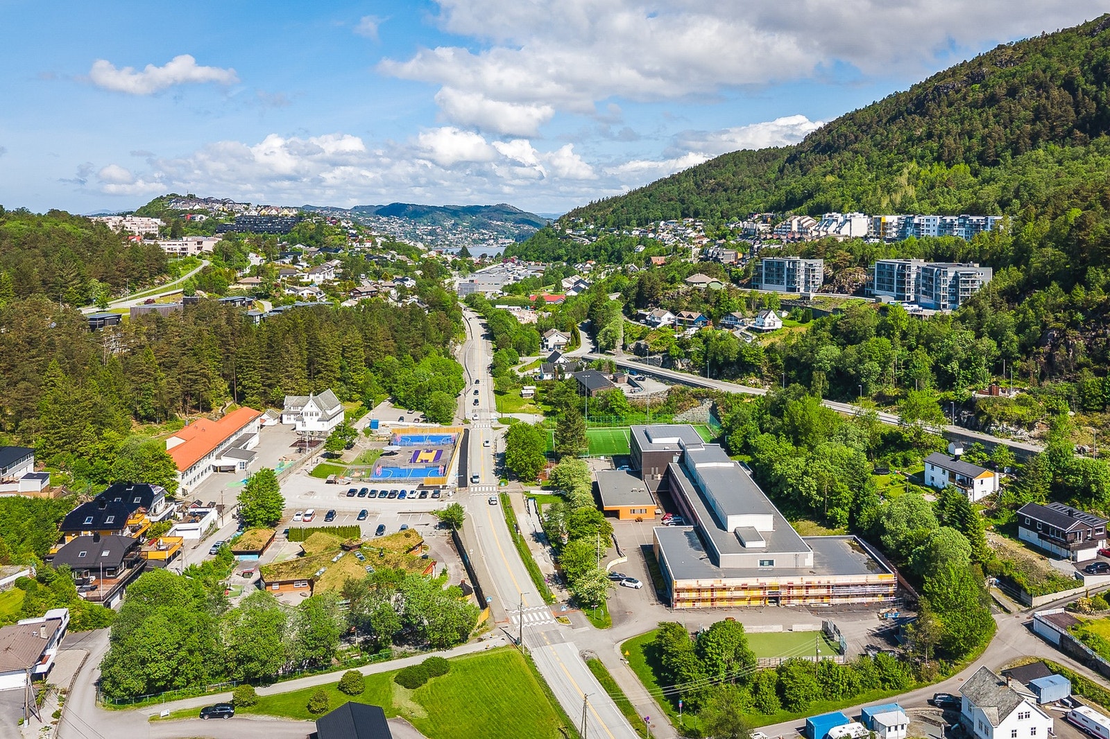 Kun 3 min. gange til nærmeste busstopp Galleribilde