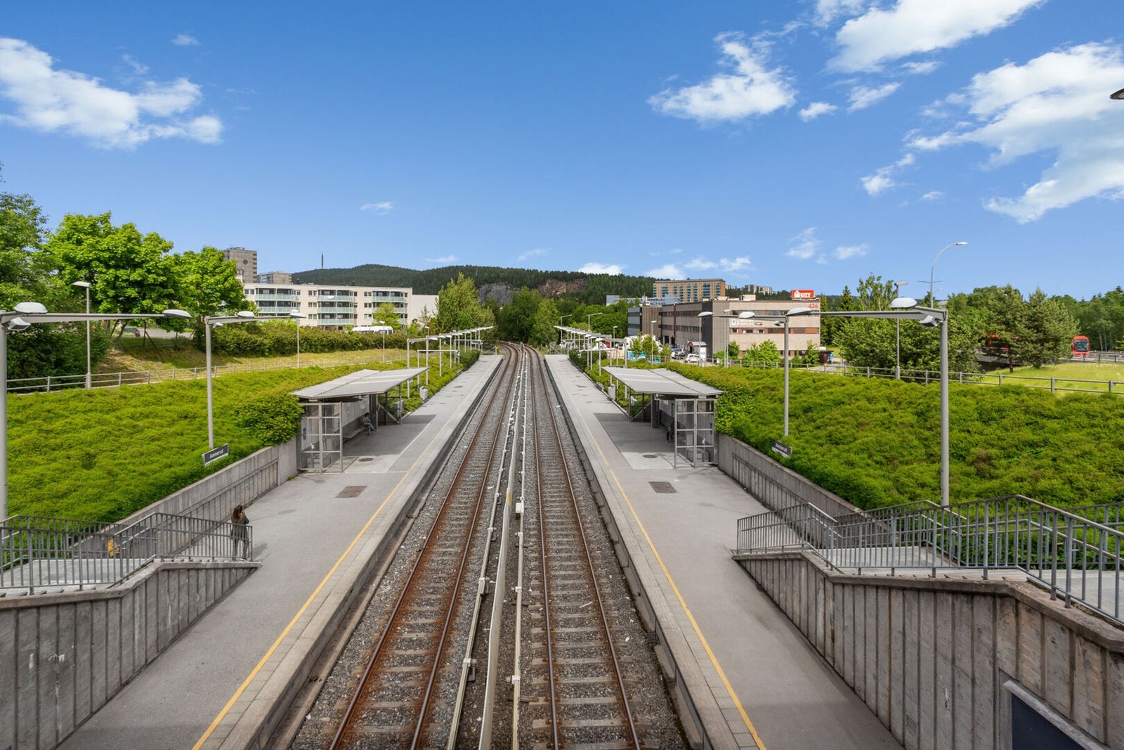 Fra Ammerud T bane kommer du deg raskt til Oslo sentrum og øvrige deler av byen. Galleribilde