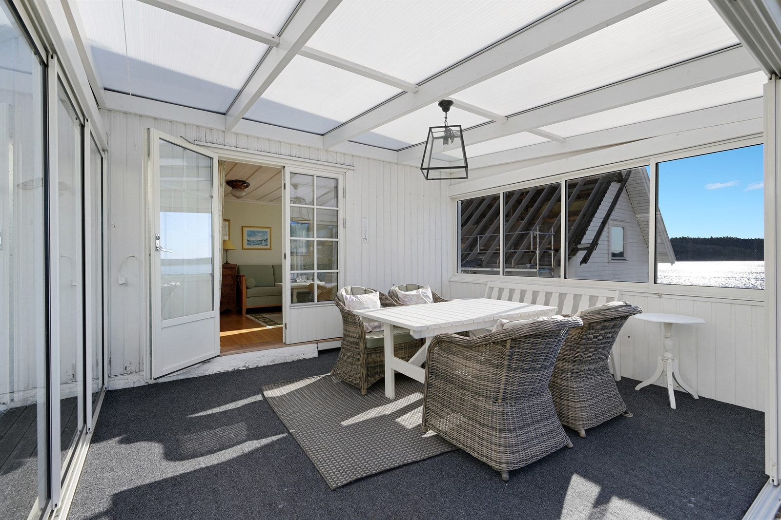 Innglasset sommerstue Galleribilde