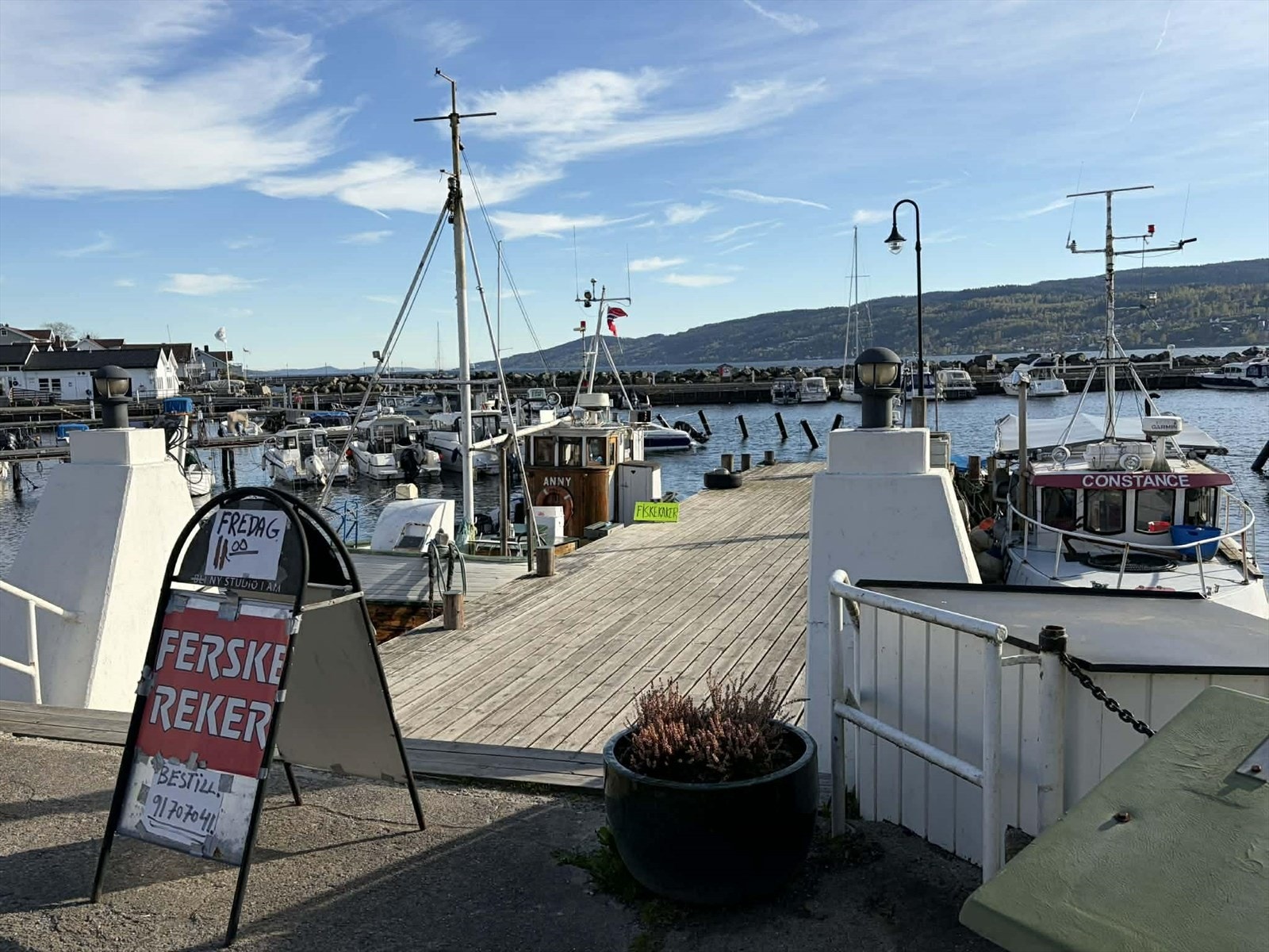 Leiligheten er et steinkast unna Drøbak sentrum og havna ! Galleribilde