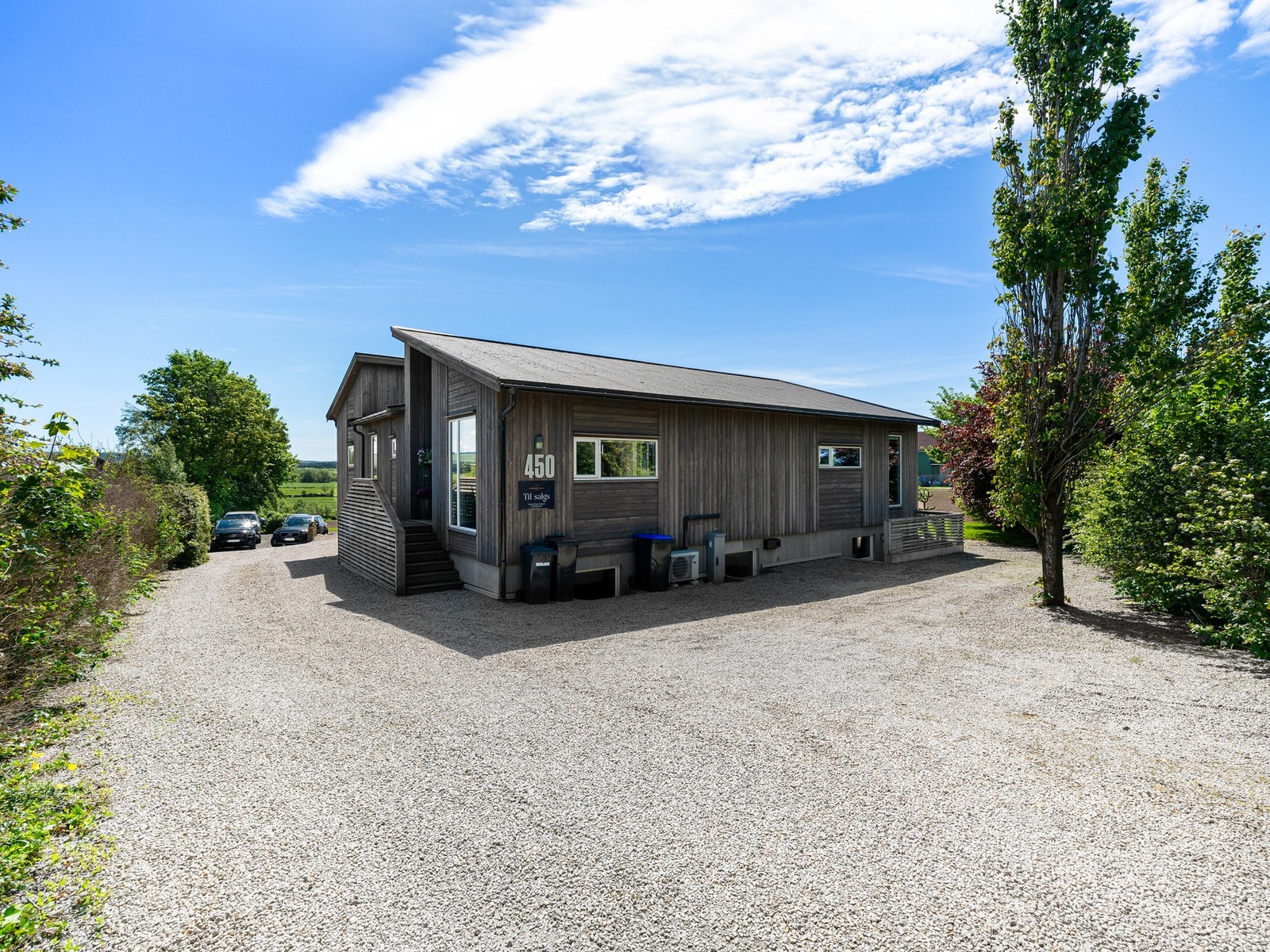God plass til flere biler i eget gårdsom. Galleribilde