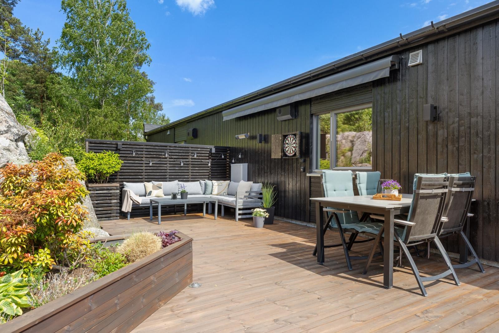 Koselig og skjermet terrasse med gode solforhold. Galleribilde