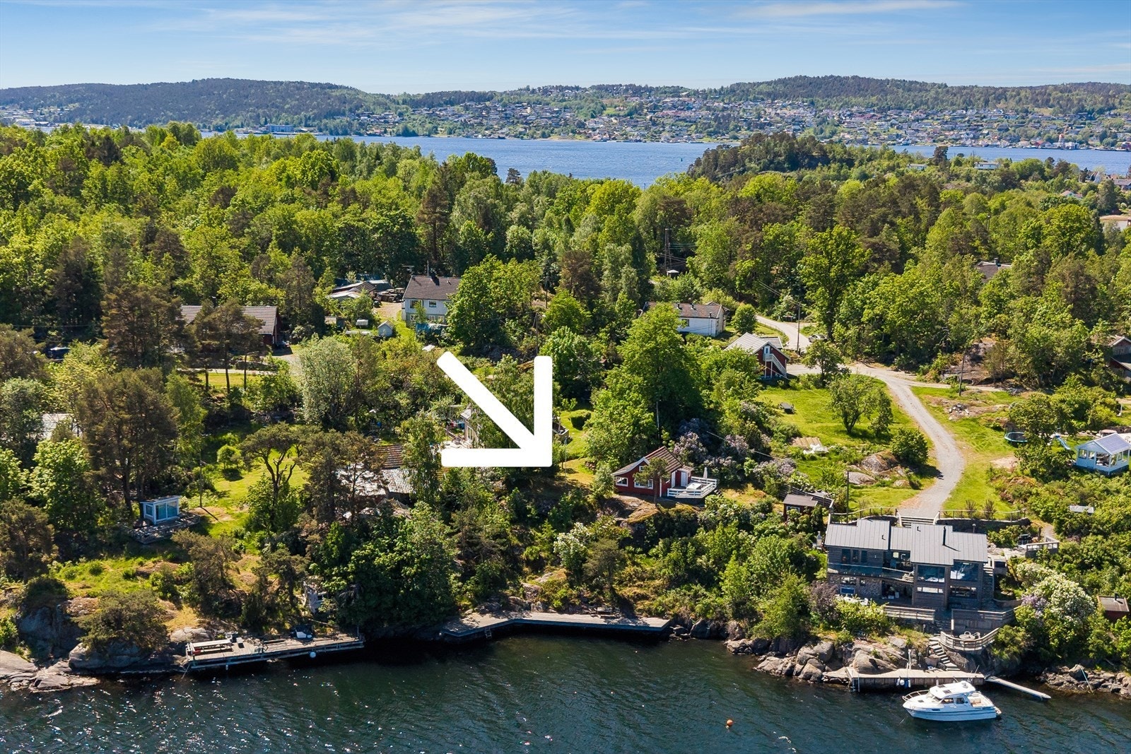 Sandøya med sine mange sandstrender er en perle i Eidangerfjorden Galleribilde