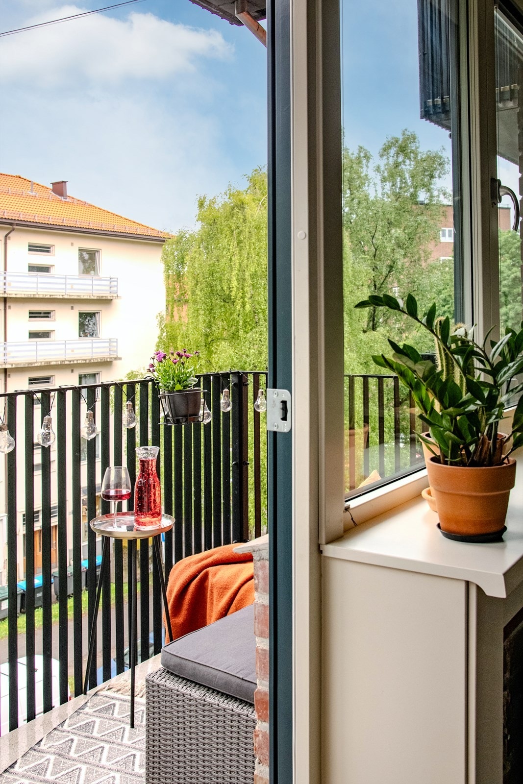 Utgang til balkong. Galleribilde