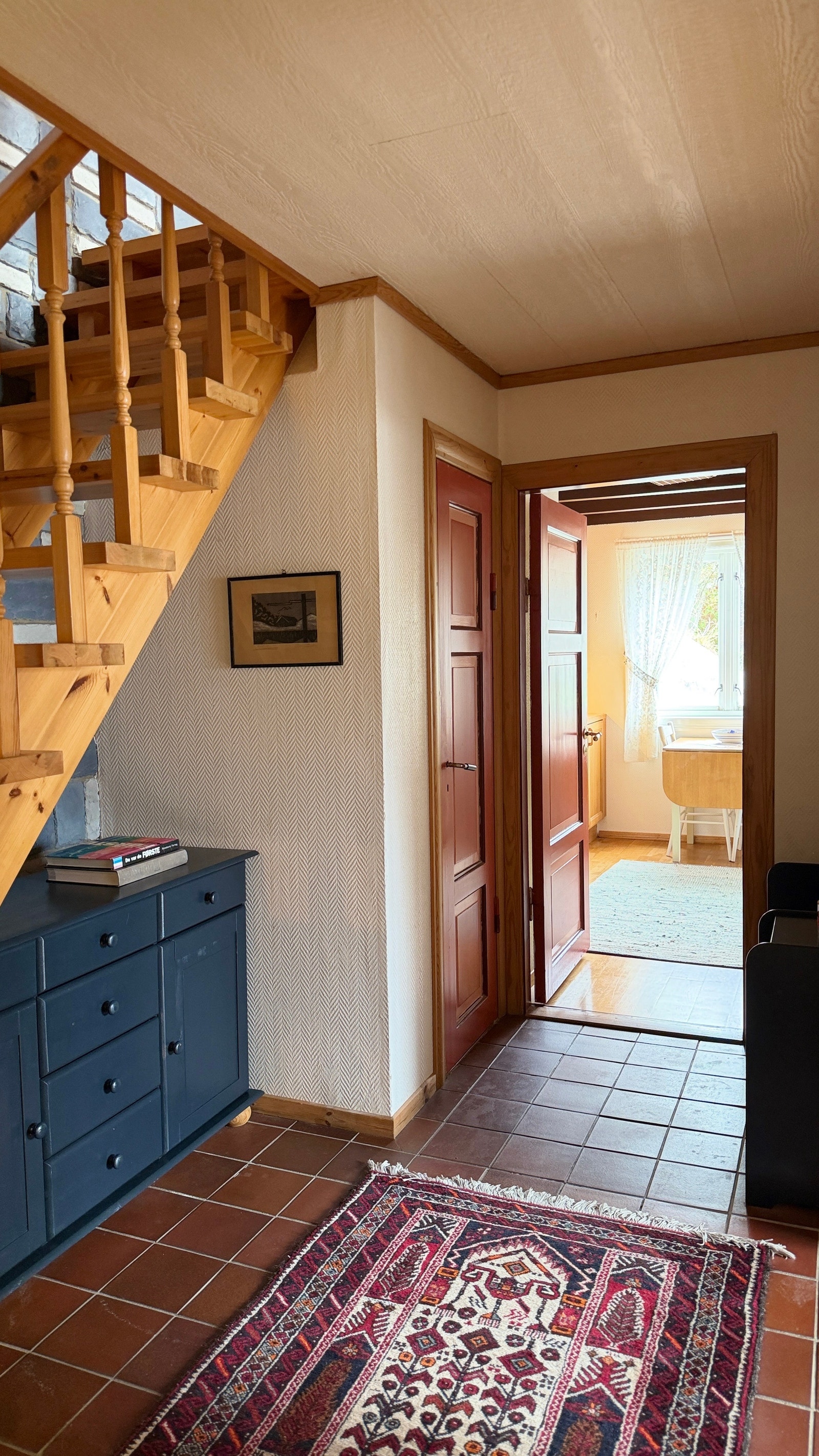 Enhet 2 - Hovedetasje gang med trapperom til loft Galleribilde