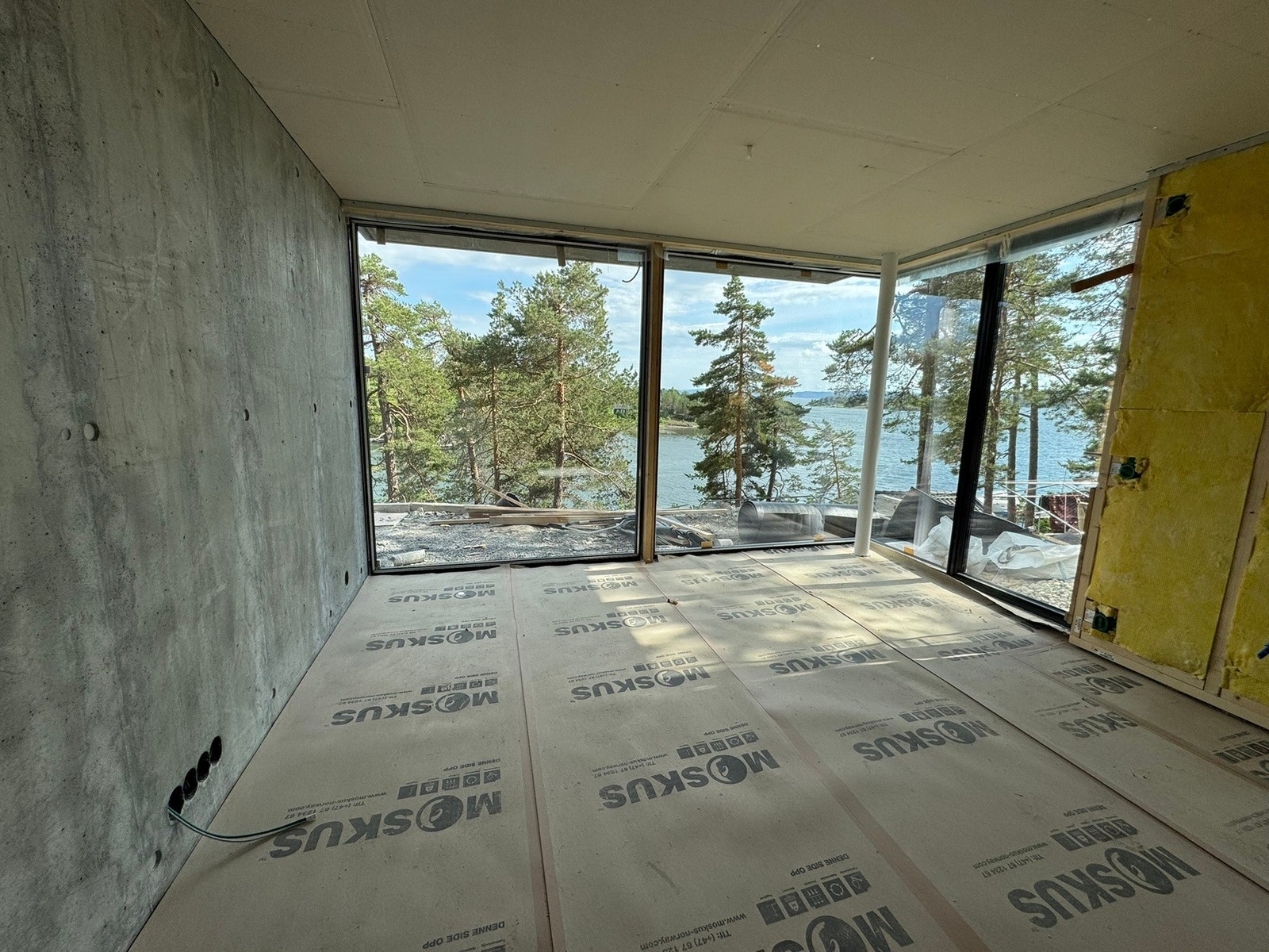 Trimrom uinnredet Galleribilde