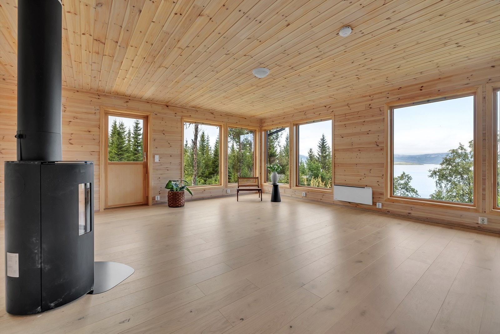 Fra stuen er det utgang til markterrasse Galleribilde