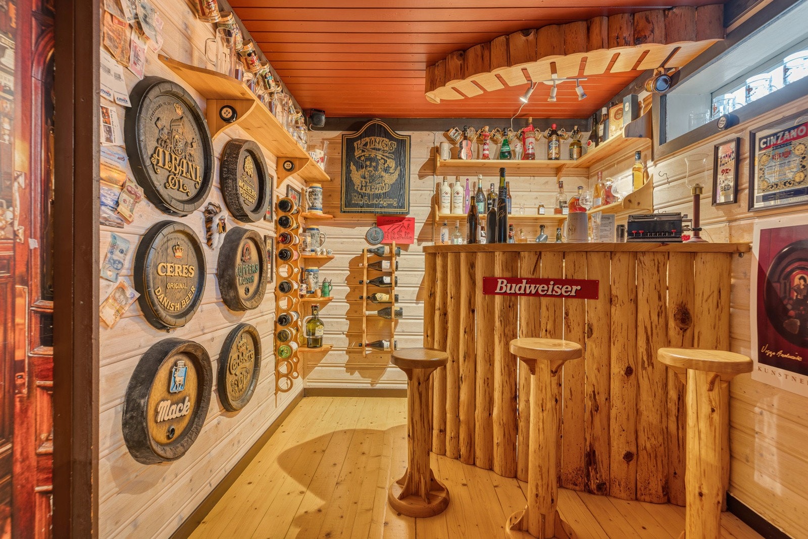 Bar i under etg. Galleribilde