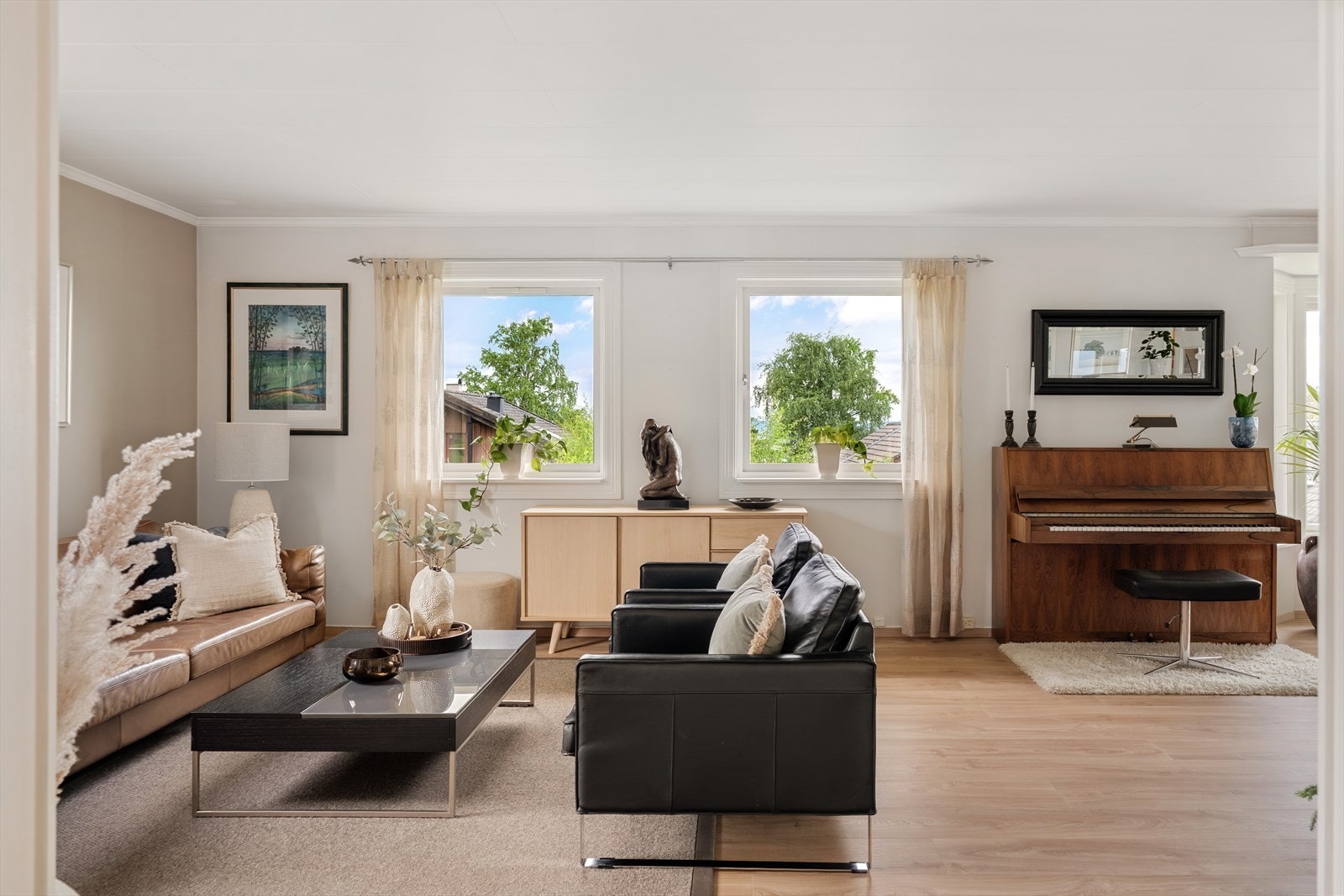 Her har man et hav av boltreplass og møbleringsmuligheter, i tillegg til store vindusflater som byr på god gjennomlysing. Galleribilde