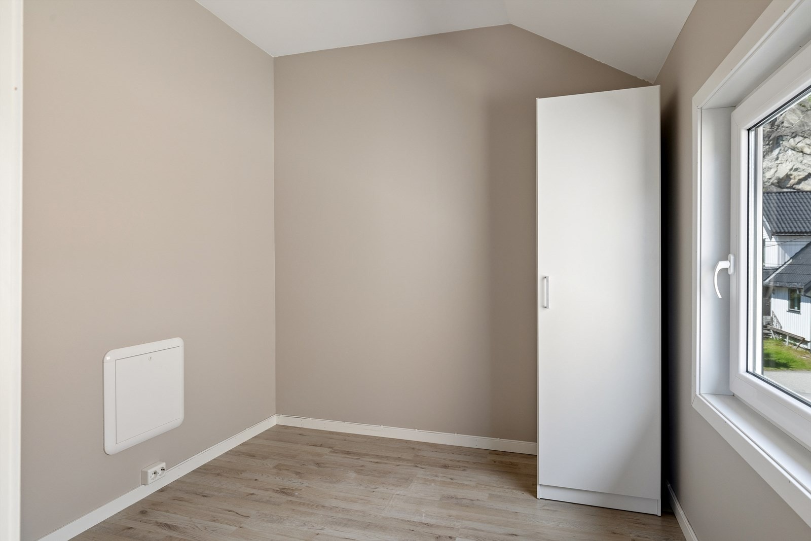 Fleksibelt rom som egner seg godt som soverom, gjesterom eller kontor. Galleribilde