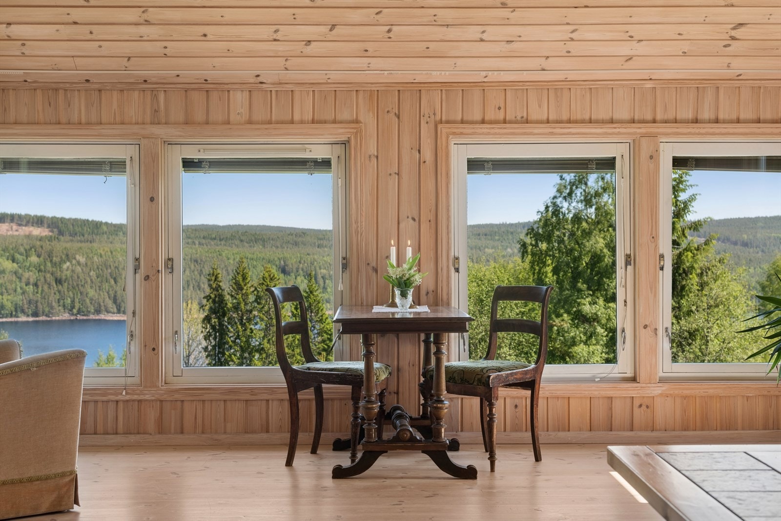 Utsikten over vann og natur er som balsam for sjelen. Galleribilde