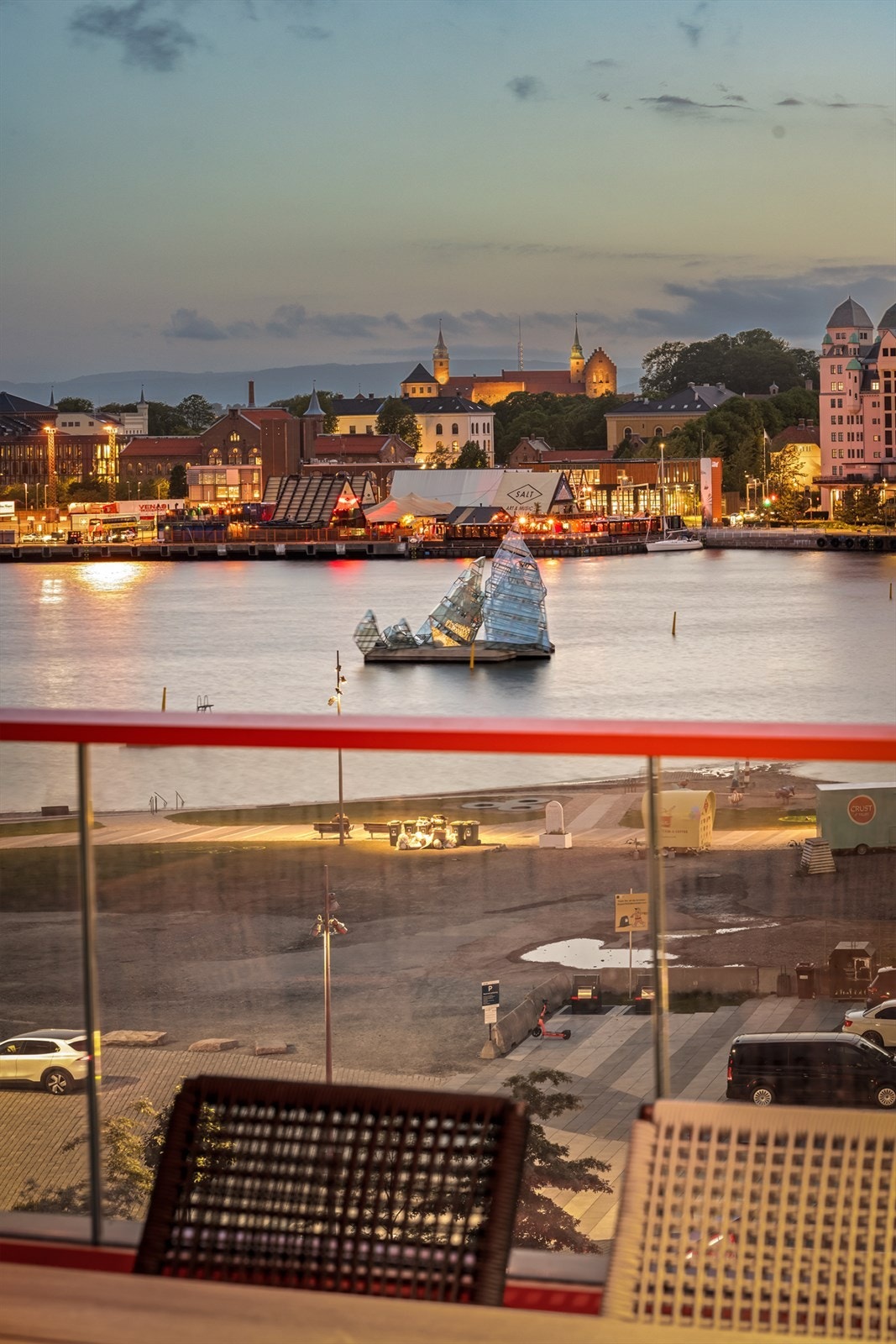 Fin utsikt mot Akershus Festning og Havnelageret Galleribilde