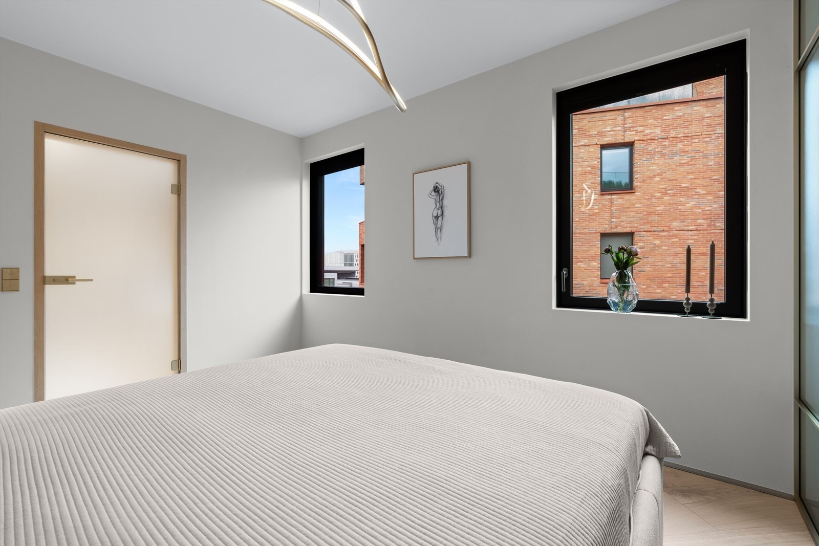 Dette er en elegant og komfortabel foreldresuite med en gjennomført hotellfølelse. Galleribilde