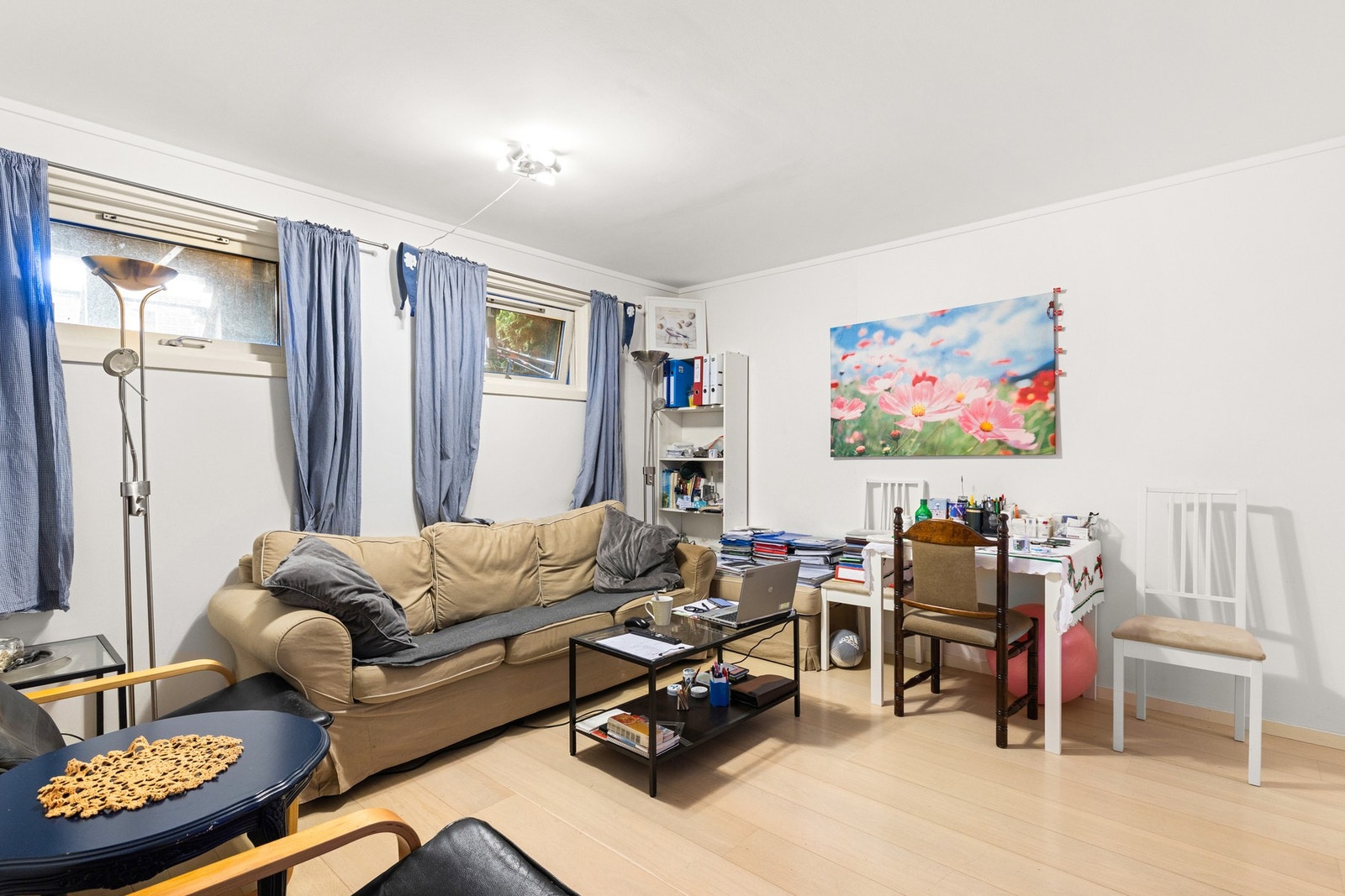 Hobbyrom i kjeller på innhentet bygningstegning, er i dag ombygd og innredet som stue og sovalkove. (Ikke godkjent for varig opphold). Galleribilde