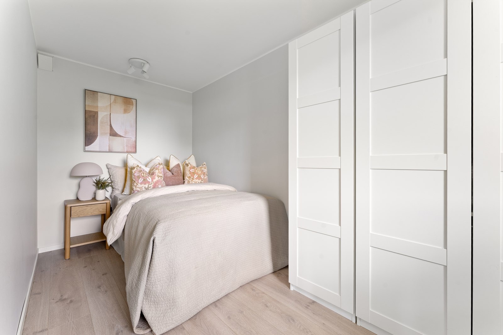 Romslig soverom 8,2 m² Galleribilde