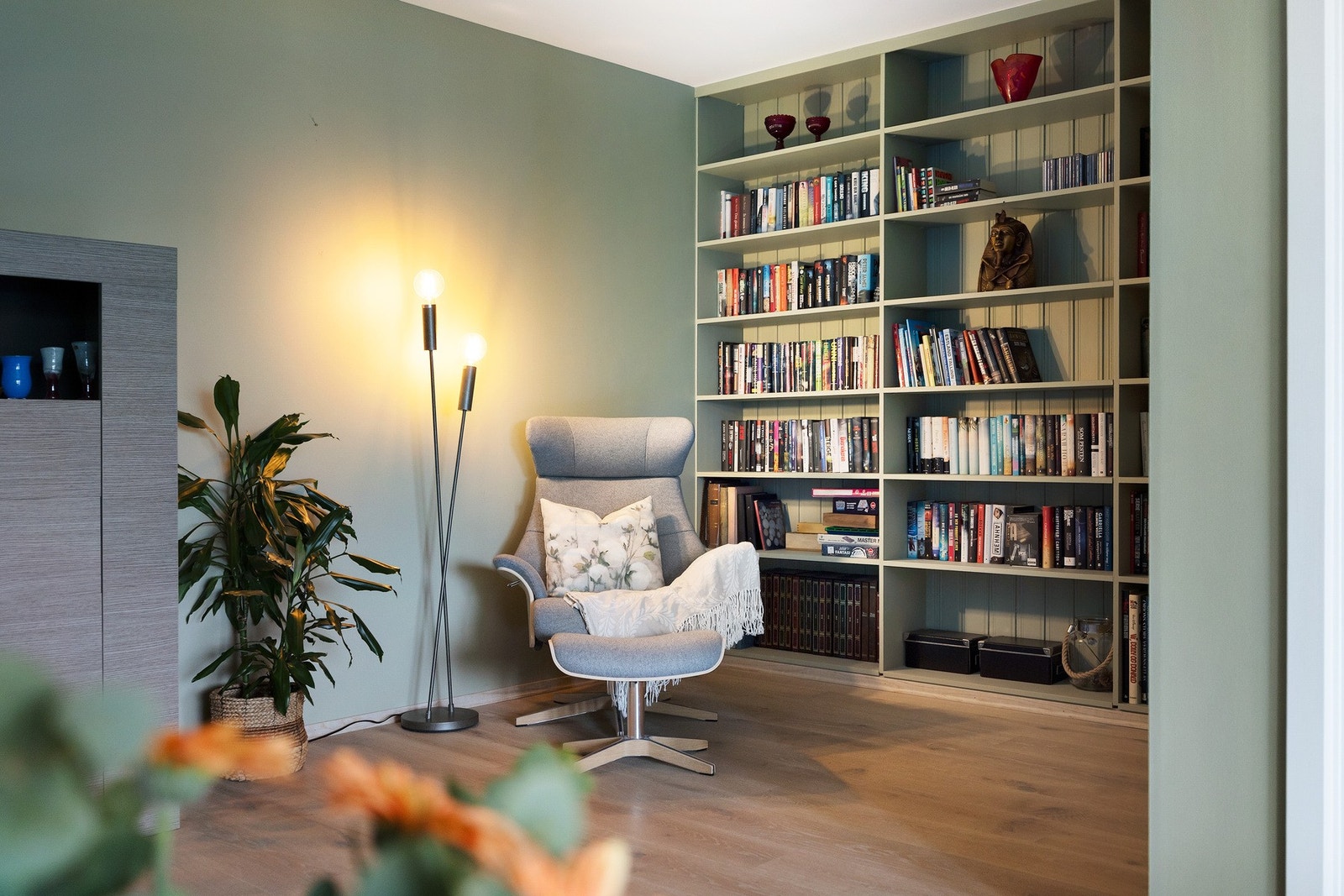 I tillegg er det en hyggelig krok som kan innredes som lesehjørne, hjemmekontor eller etter eget behov. Galleribilde