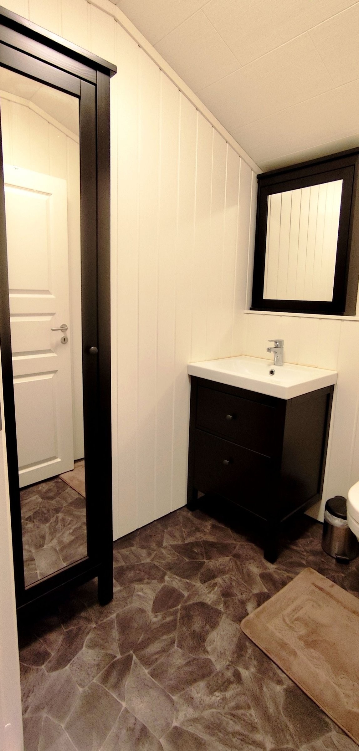 WC 2. etg. Galleribilde
