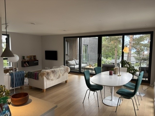 Spiseplass 2-etg Galleribilde