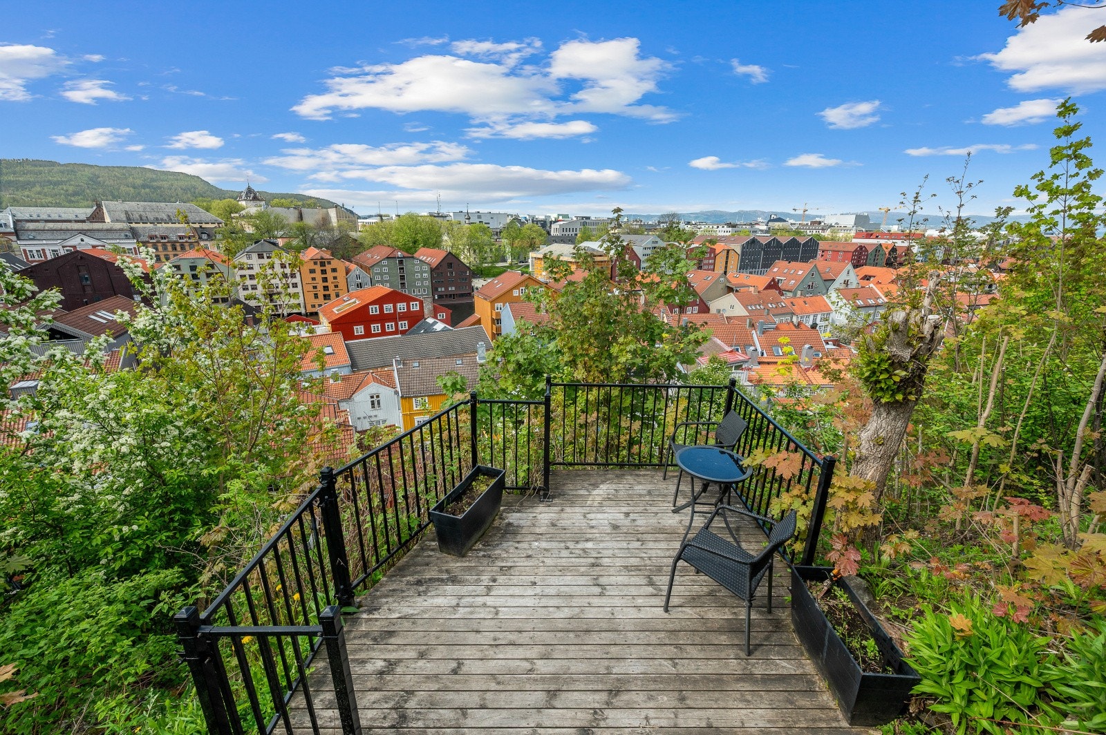 Sameiet disponerer en flott utsiktsplass hvor man kan nyte utsikten. Galleribilde
