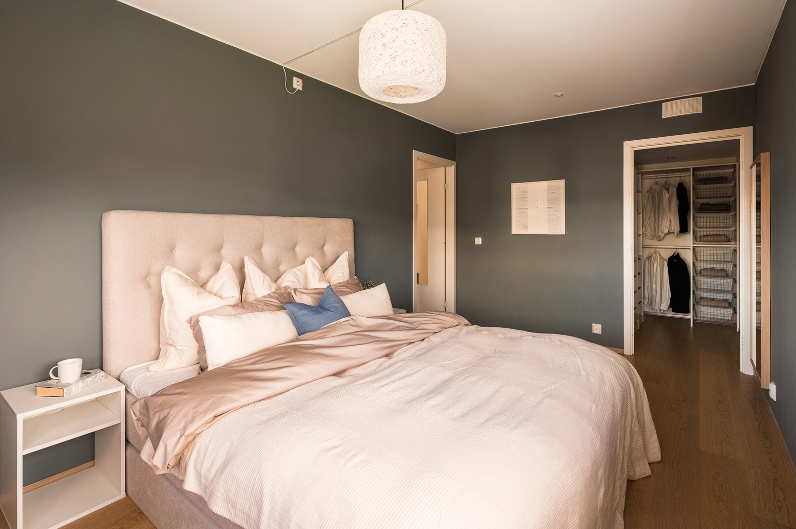 Her lever du alle boligeieres drøm med eget walk-in-closet! Galleribilde