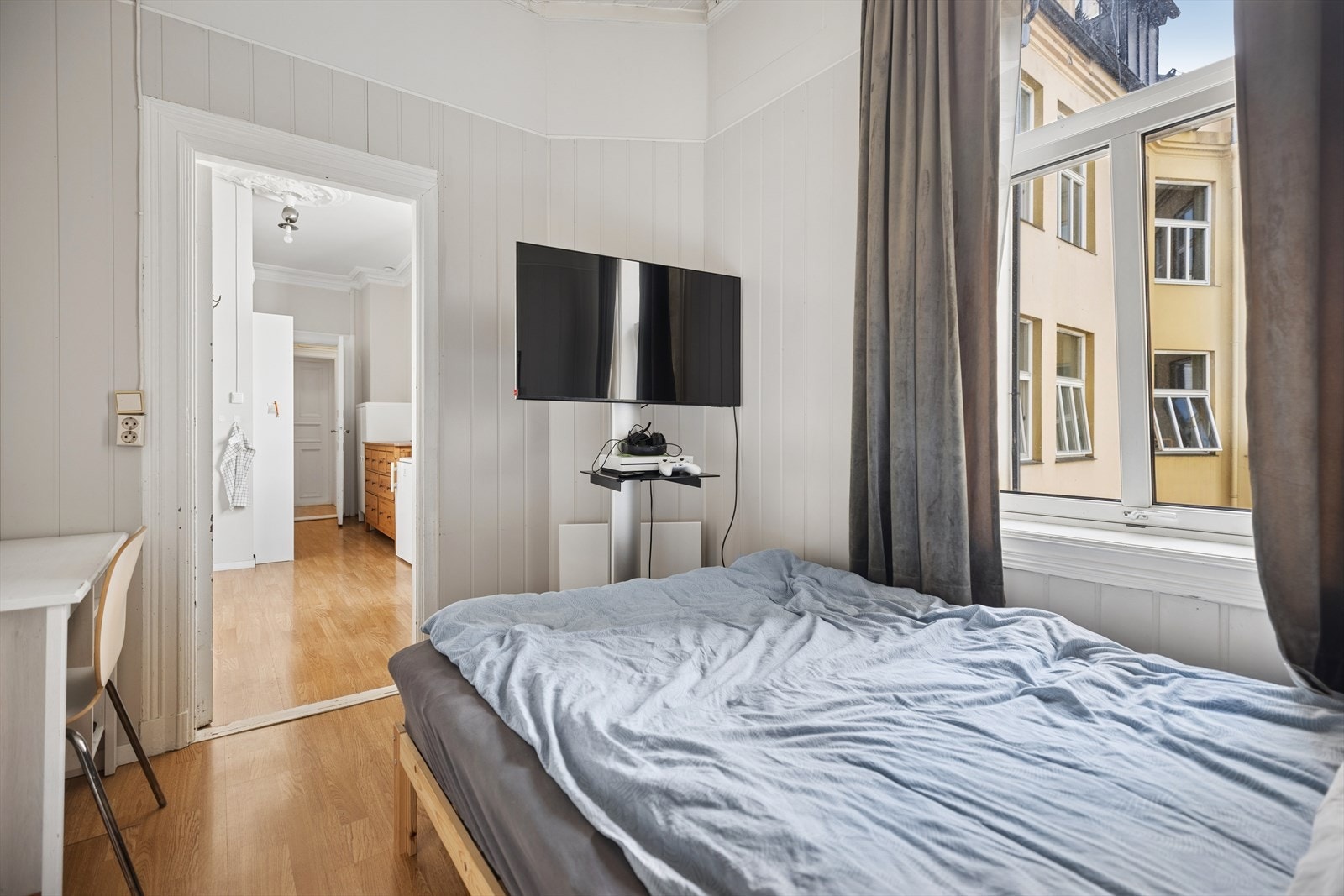 Soverom 2 mot bakgård. Galleribilde