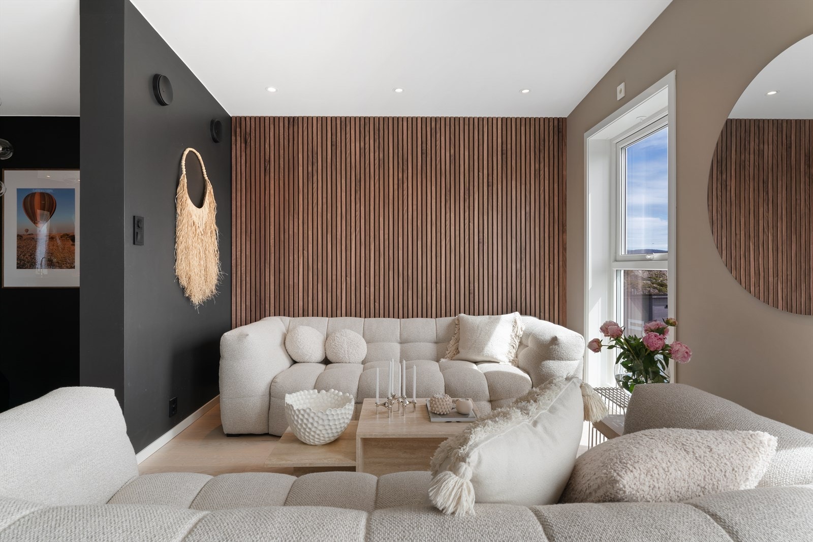 - Boligen har et BRA-i på 137m² fordelt over 3 plan - Galleribilde