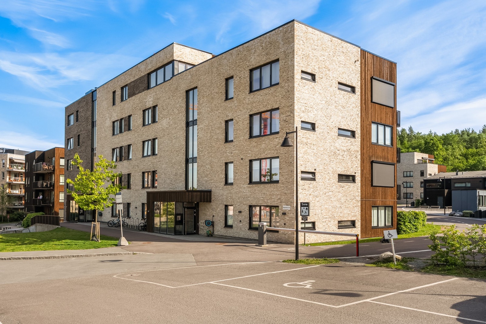 Her bor du godt i et nyere og moderne bygg fra 2021. Galleribilde