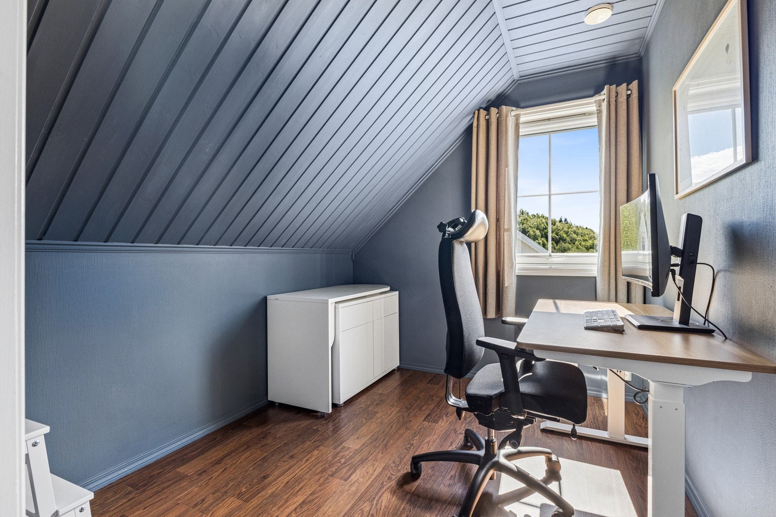 Mulighet for kontor i loftetasjen. Galleribilde